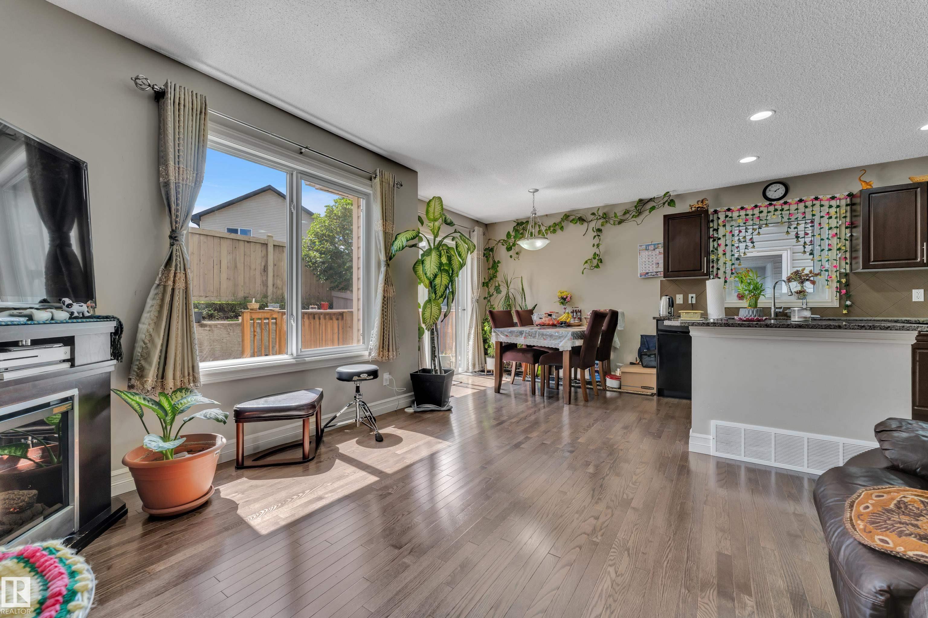 Photo 12 at 24 - 655 Tamarack Road NW, Tamarack, Edmonton