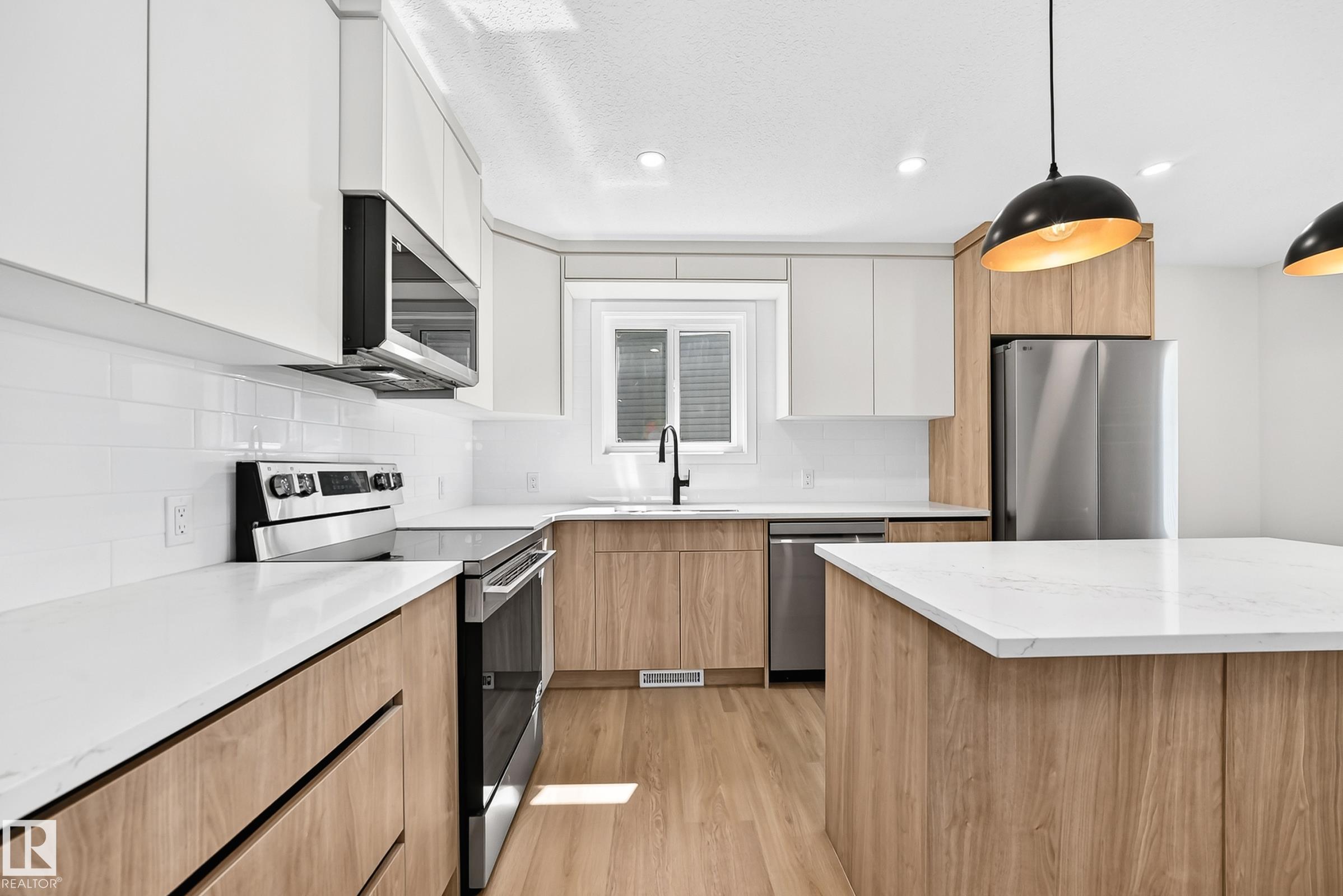 Photo 13 at 17816 94 Street NW, Lago Lindo, Edmonton