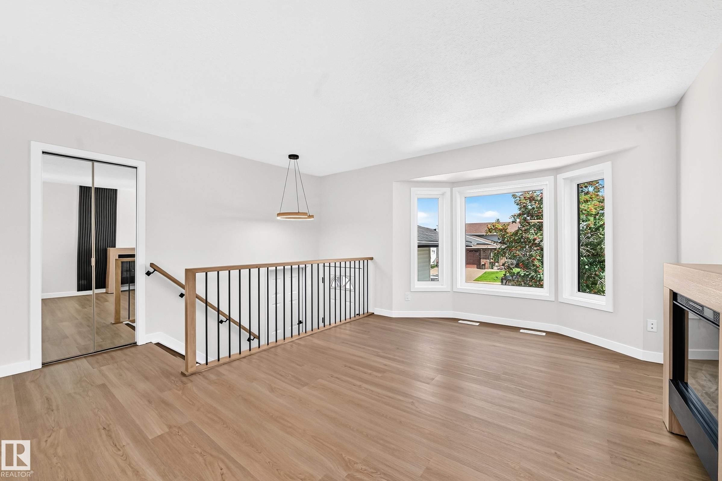 Photo 23 at 17816 94 Street NW, Lago Lindo, Edmonton