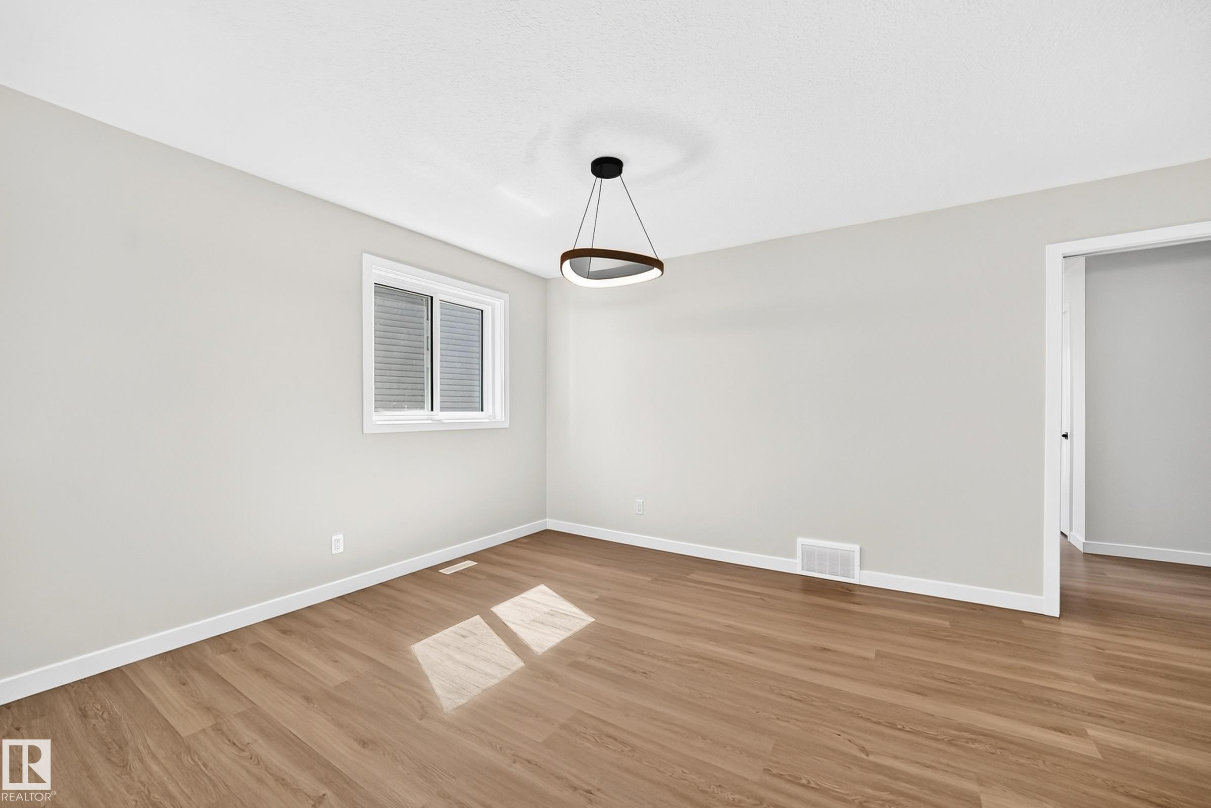 Photo 27 at 17816 94 Street NW, Lago Lindo, Edmonton