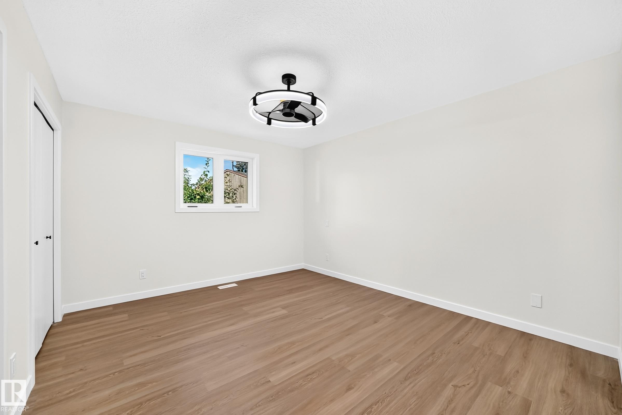 Photo 31 at 17816 94 Street NW, Lago Lindo, Edmonton
