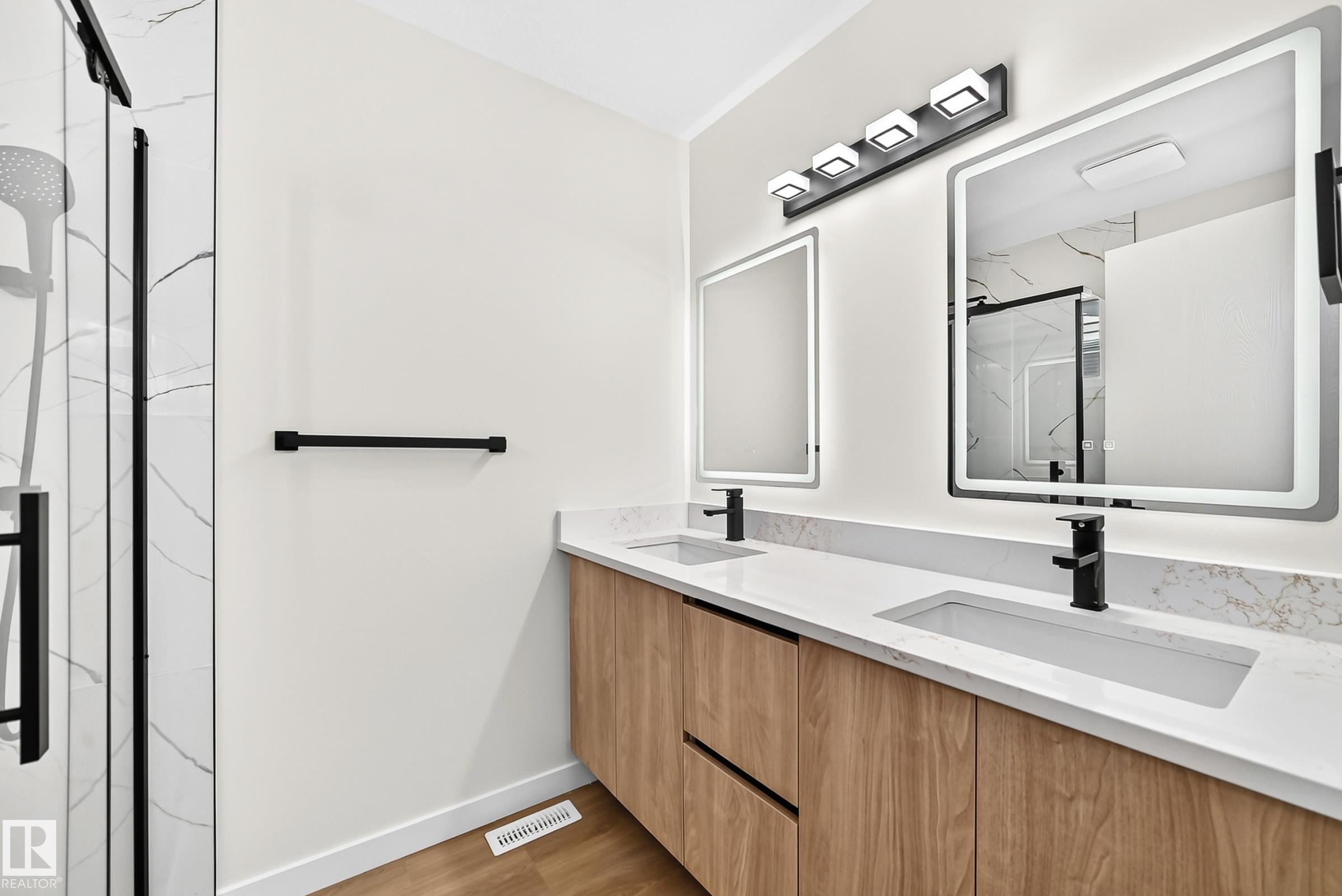 Photo 35 at 17816 94 Street NW, Lago Lindo, Edmonton