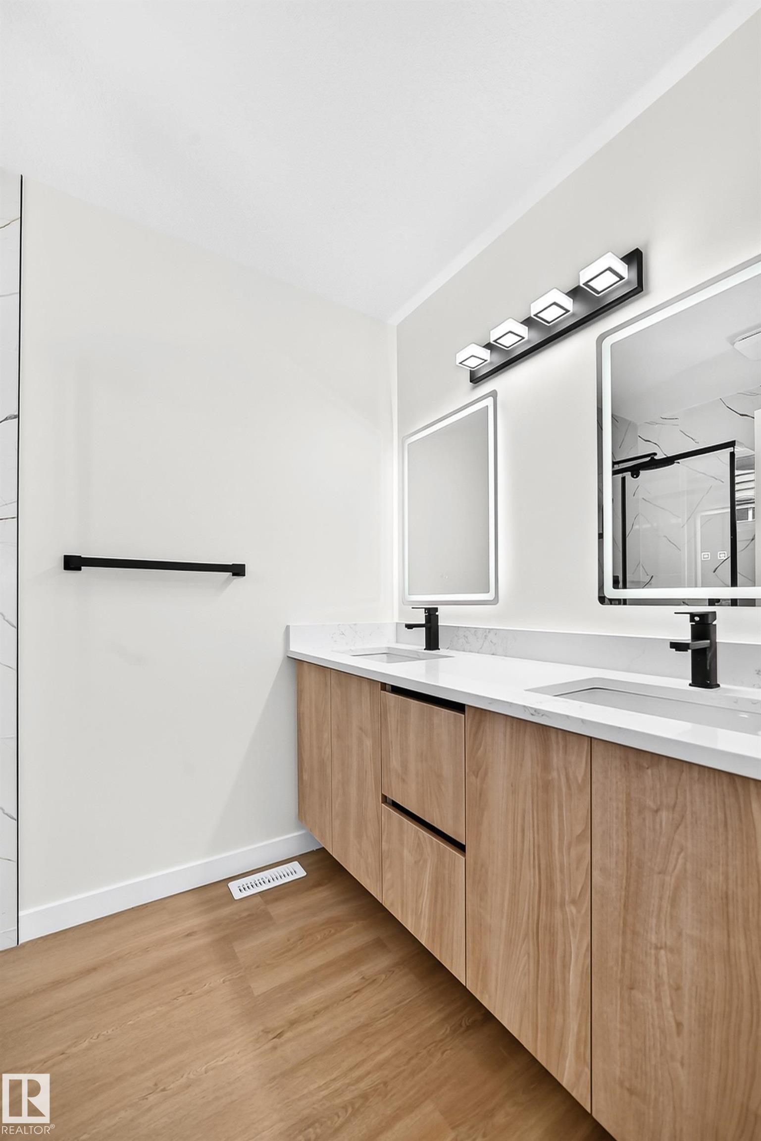 Photo 36 at 17816 94 Street NW, Lago Lindo, Edmonton