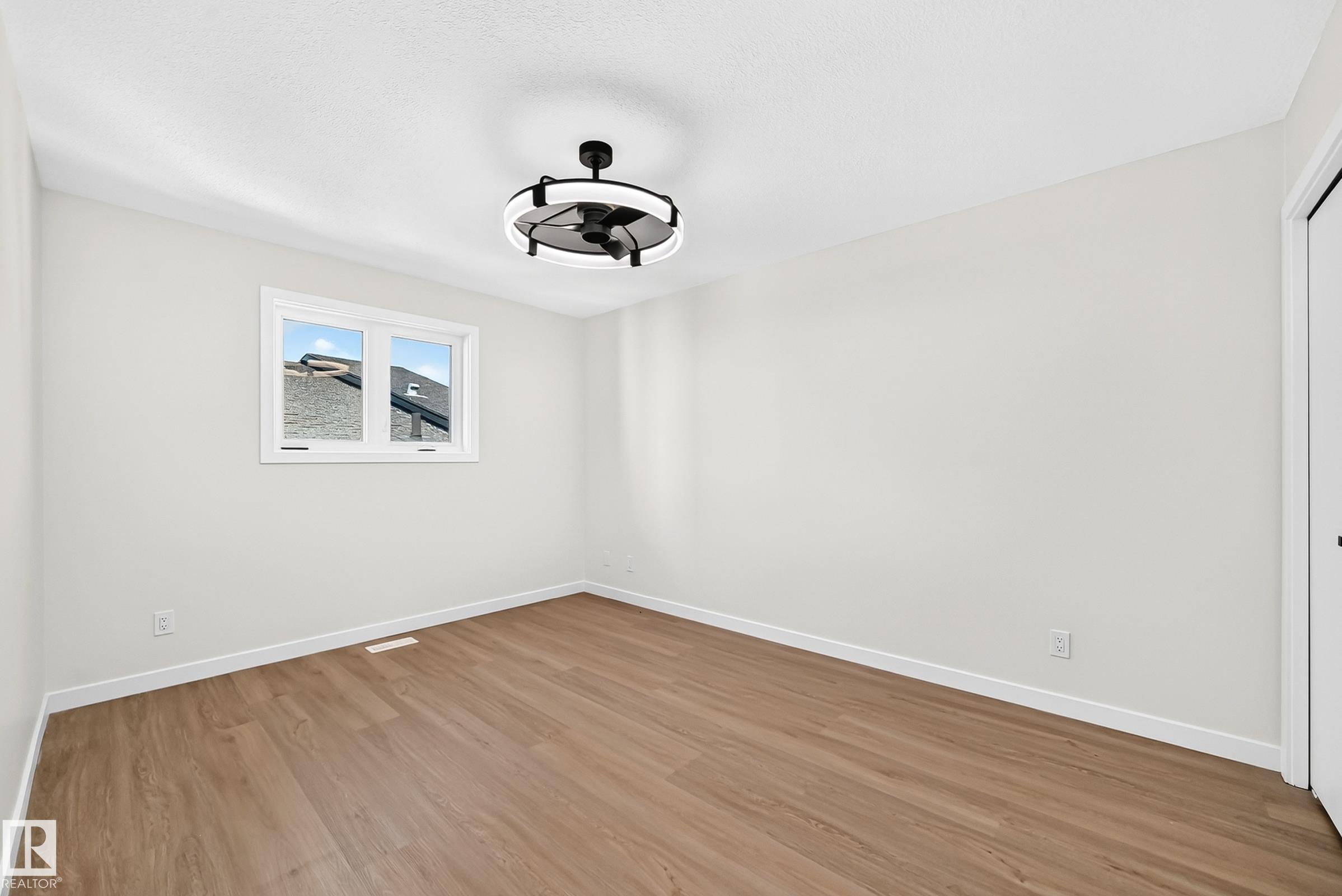 Photo 37 at 17816 94 Street NW, Lago Lindo, Edmonton