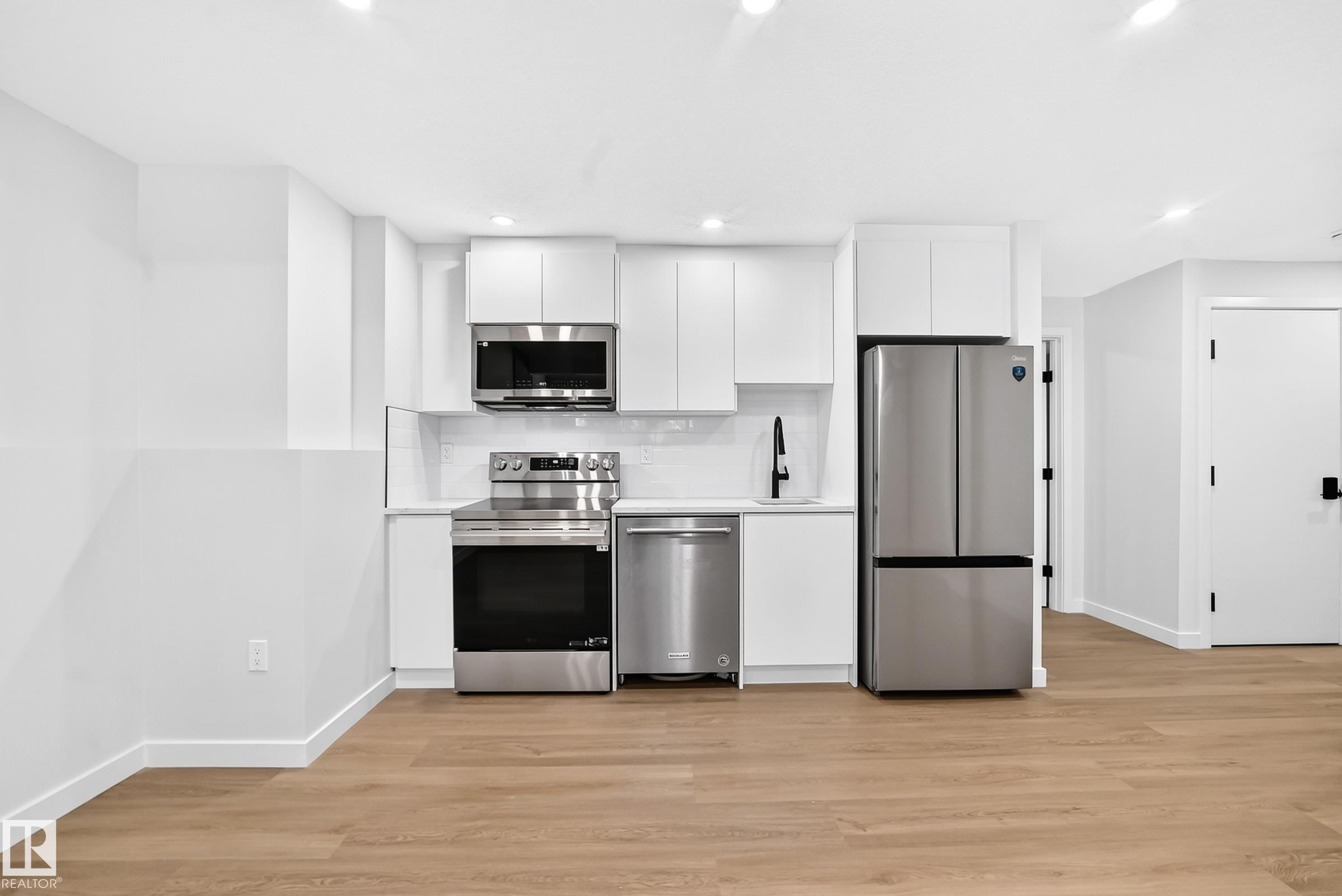 Photo 43 at 17816 94 Street NW, Lago Lindo, Edmonton