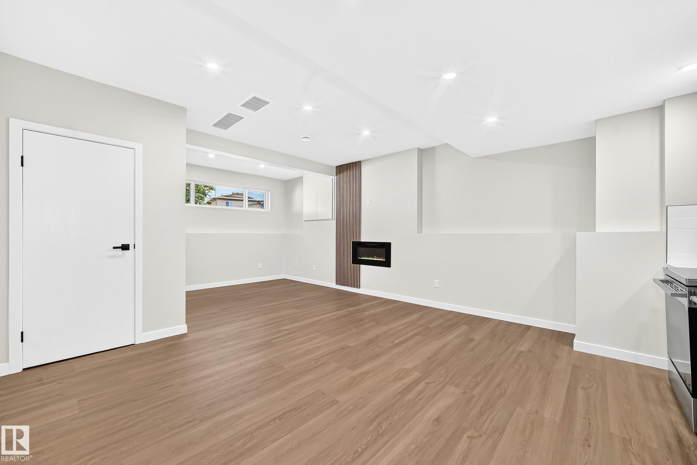 Photo 46 at 17816 94 Street NW, Lago Lindo, Edmonton