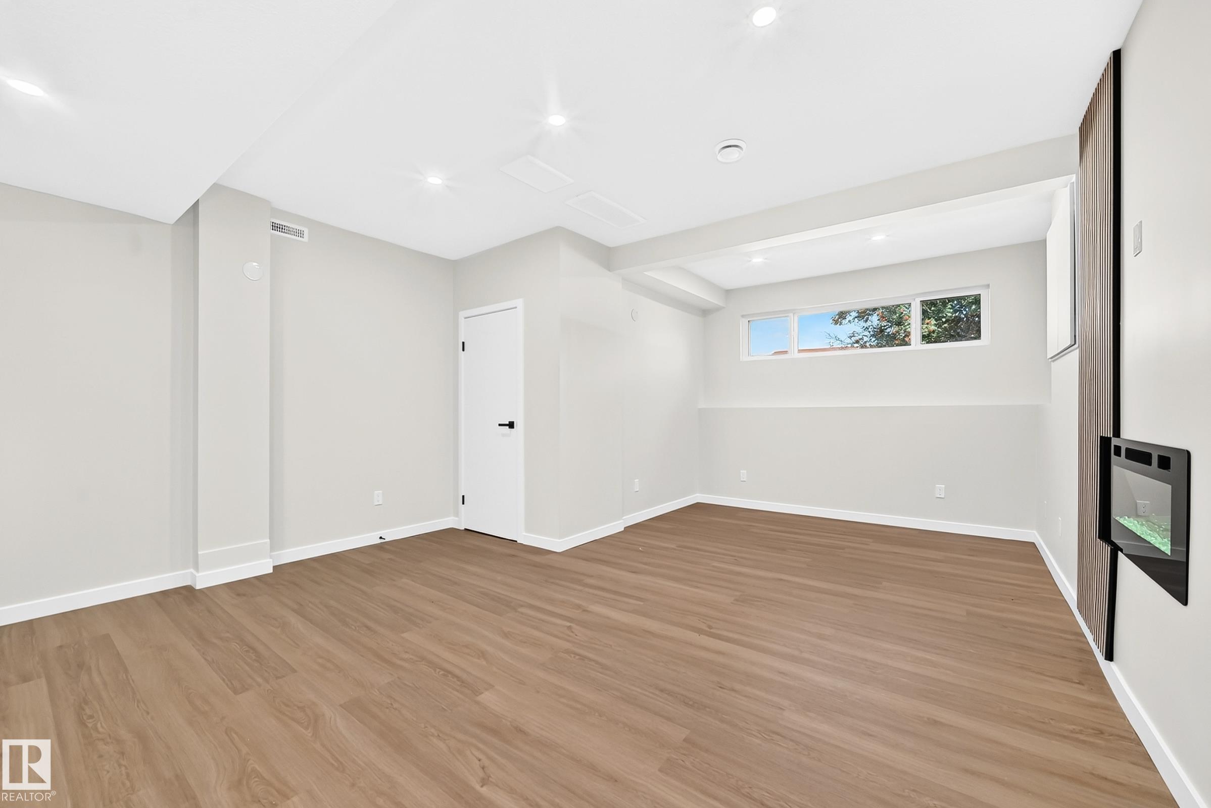 Photo 49 at 17816 94 Street NW, Lago Lindo, Edmonton