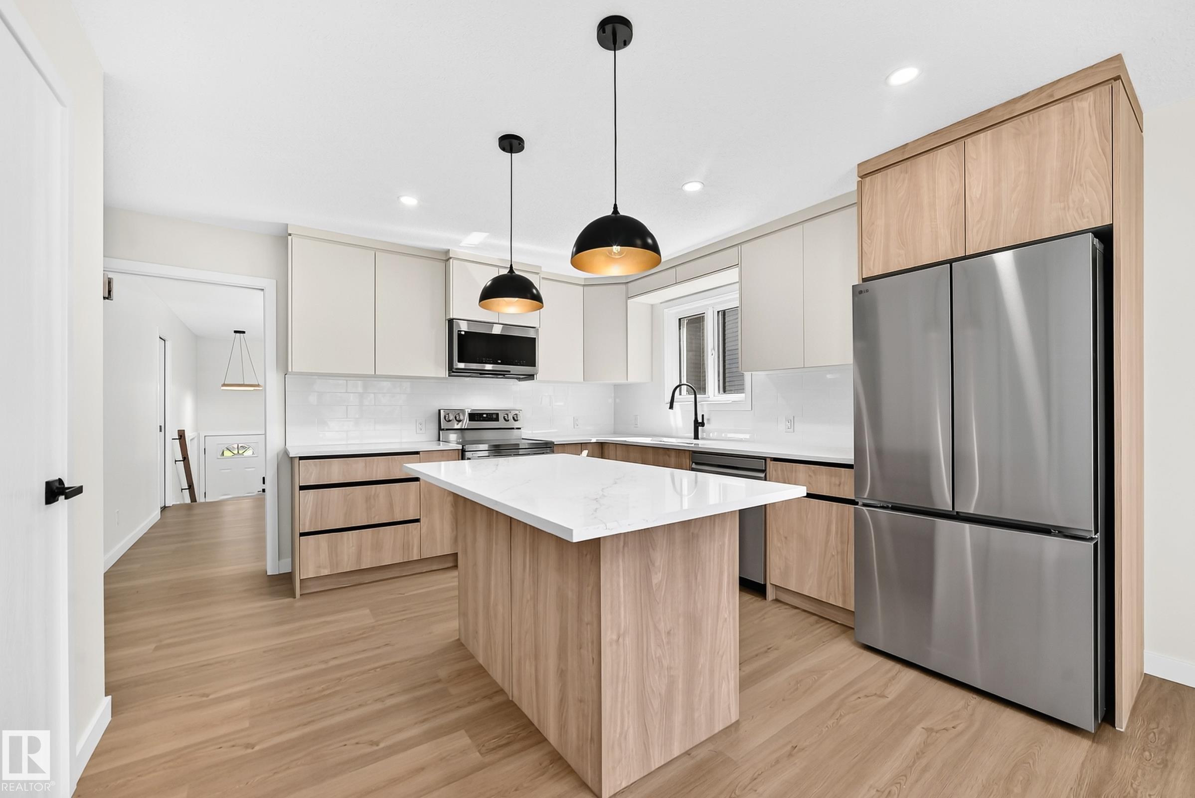 Photo 6 at 17816 94 Street NW, Lago Lindo, Edmonton