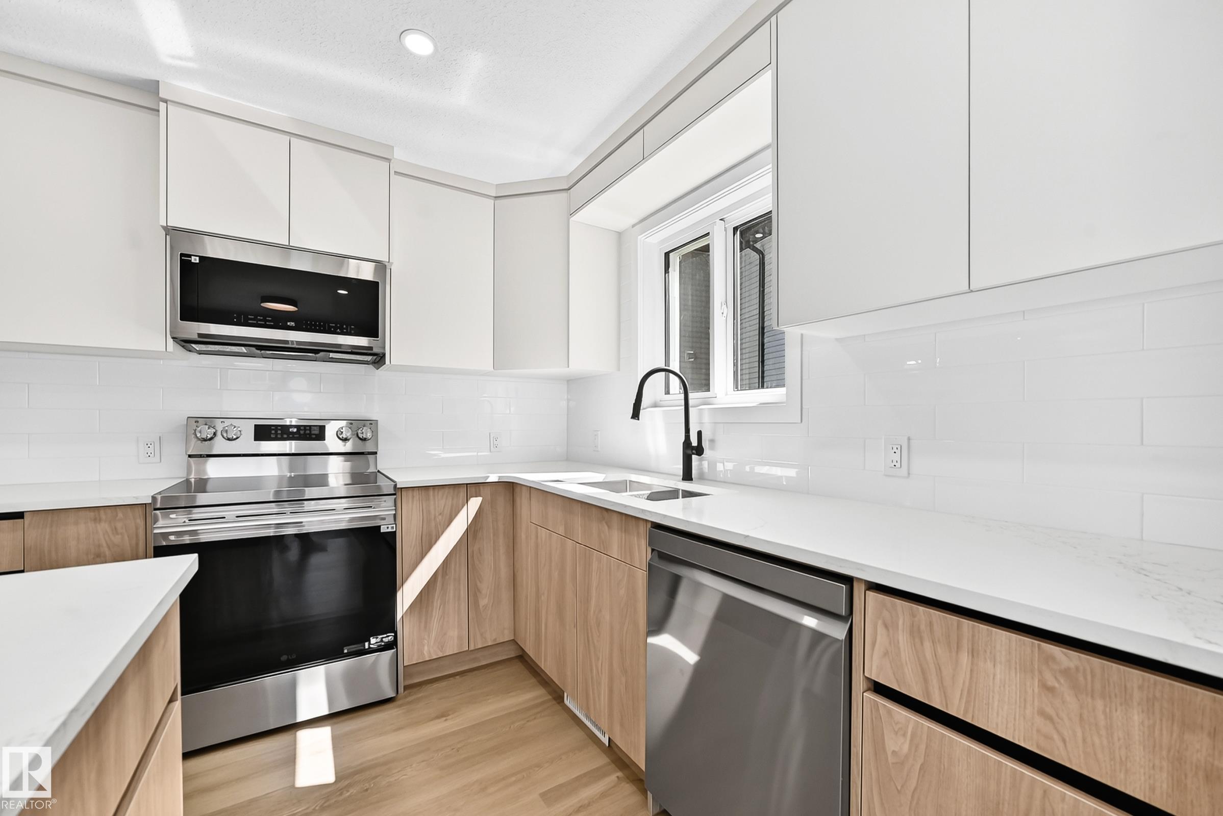 Photo 8 at 17816 94 Street NW, Lago Lindo, Edmonton