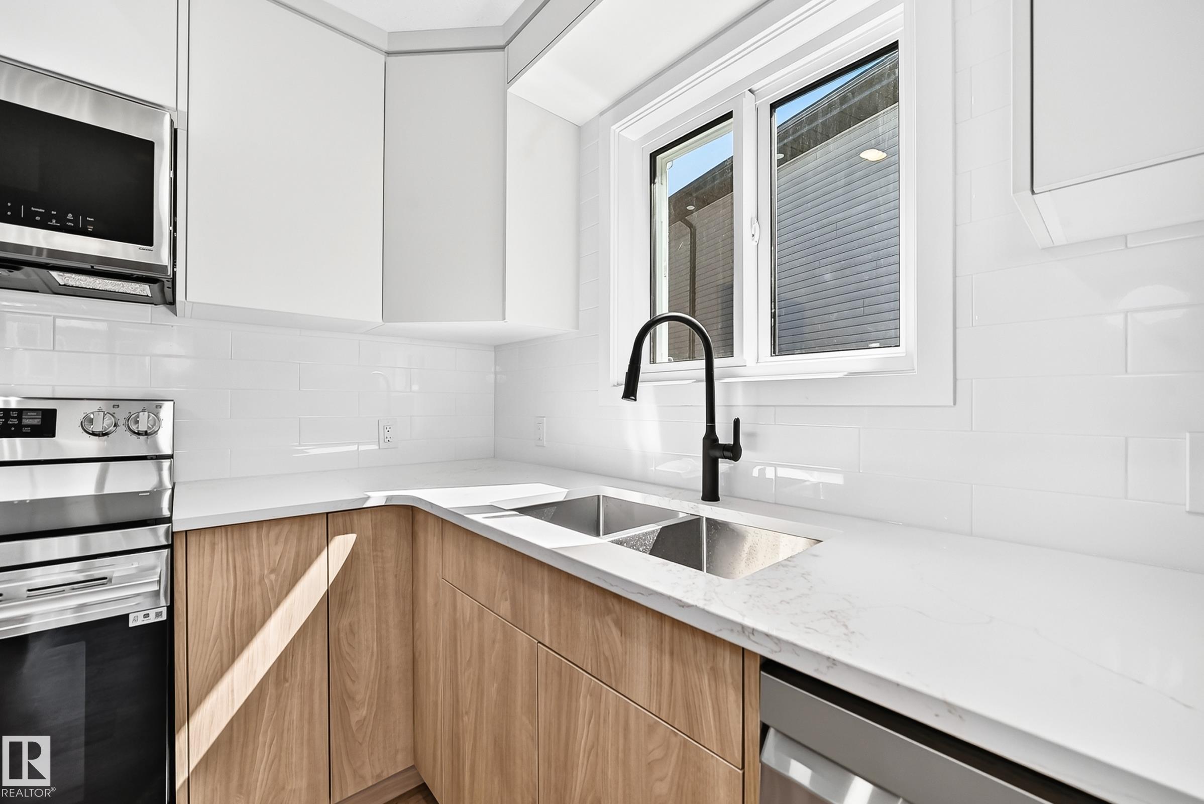 Photo 9 at 17816 94 Street NW, Lago Lindo, Edmonton