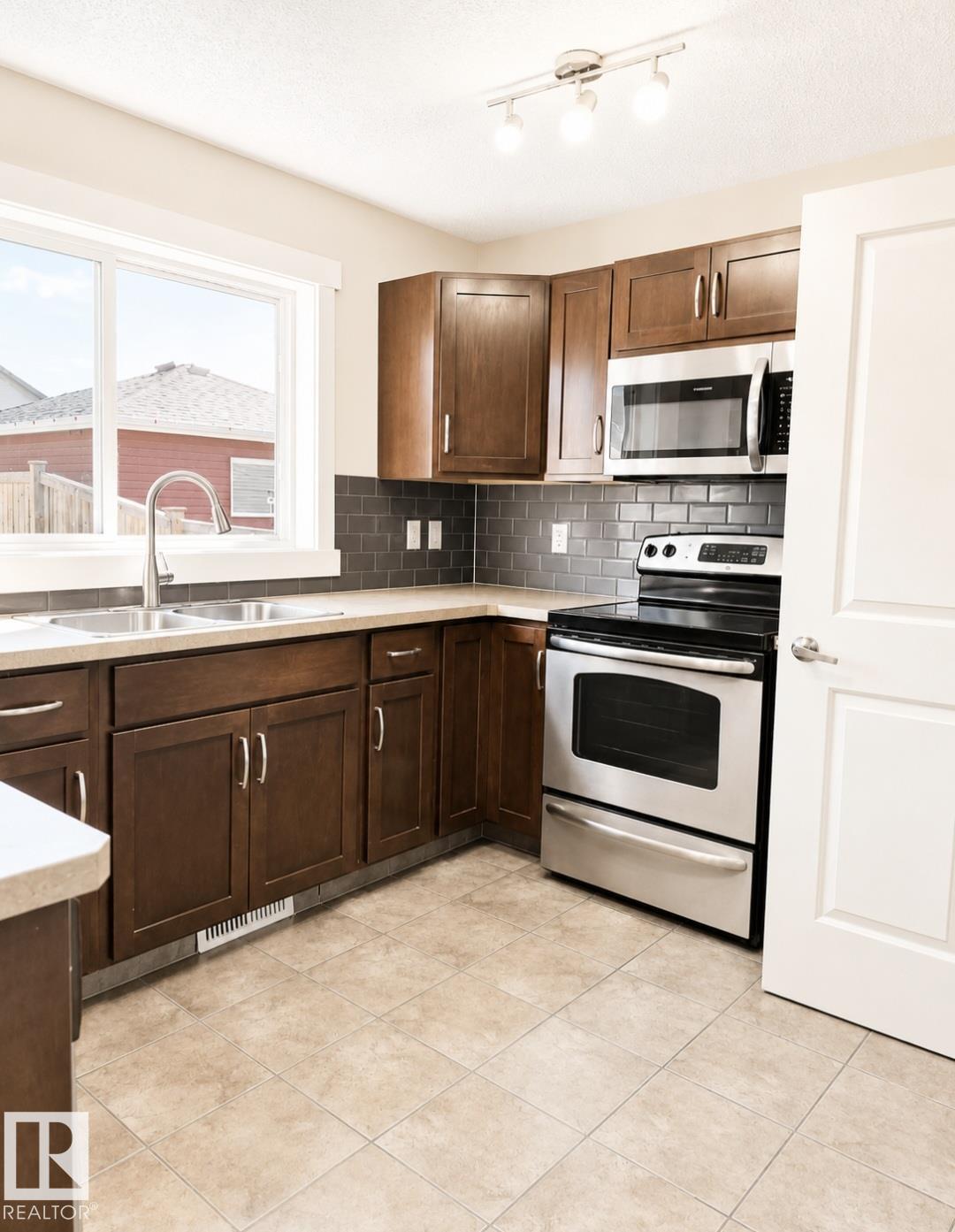 5135 1a Avenue SW, Charlesworth, Edmonton