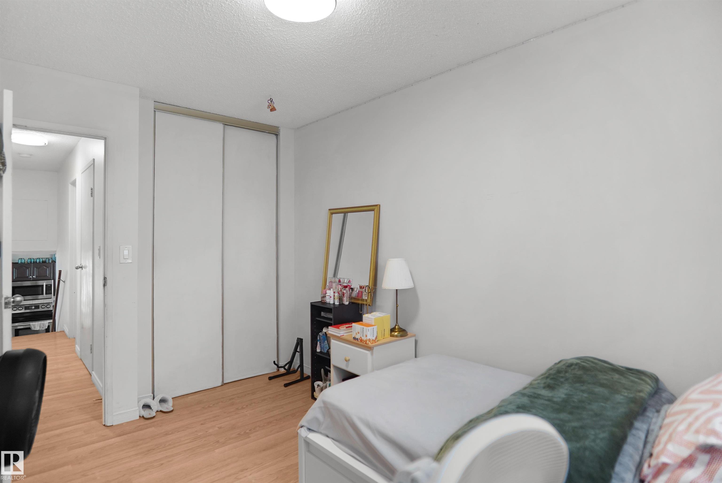 Photo 23 at 18322 71a Avenue NW, Lymburn, Edmonton