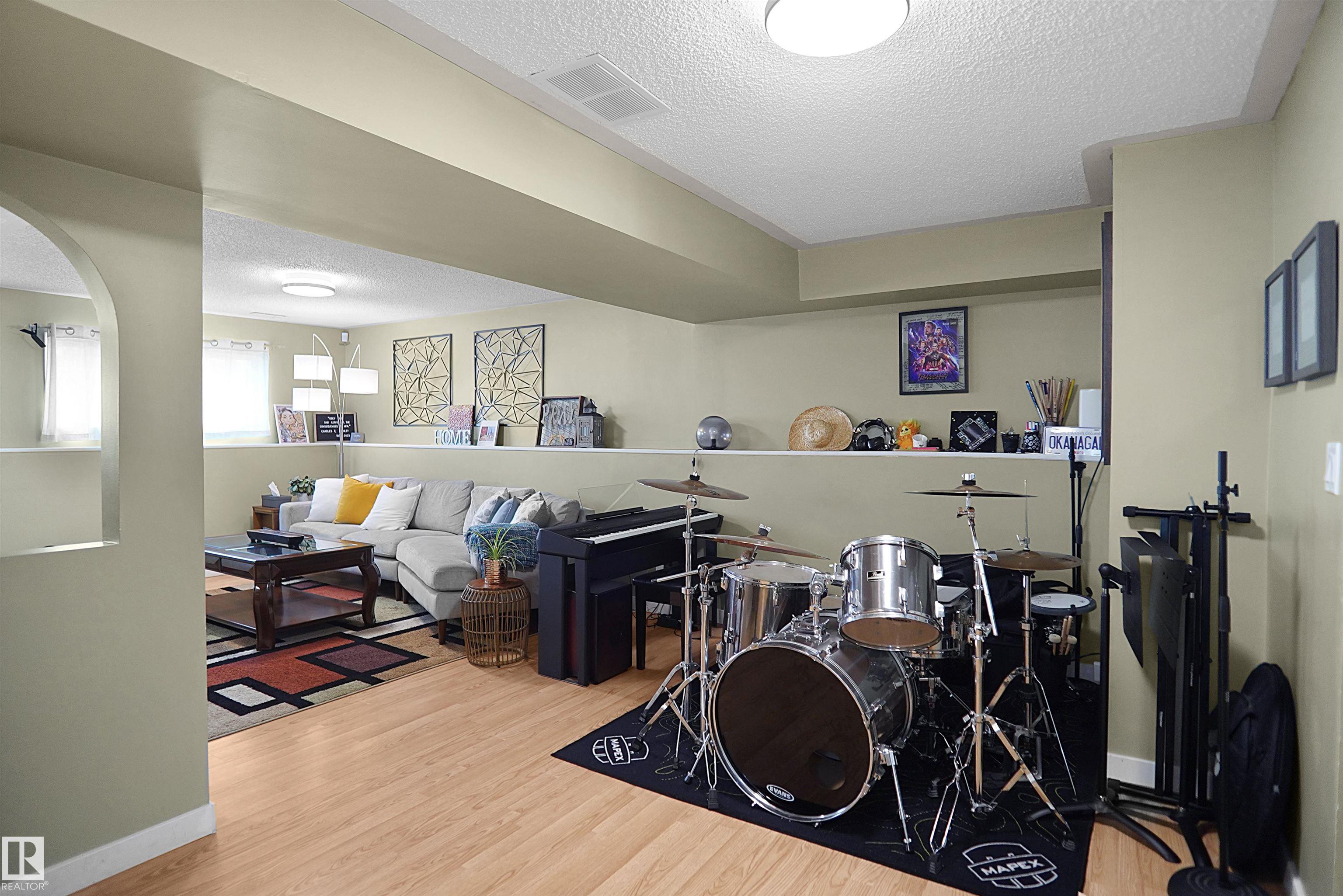 Photo 27 at 18322 71a Avenue NW, Lymburn, Edmonton