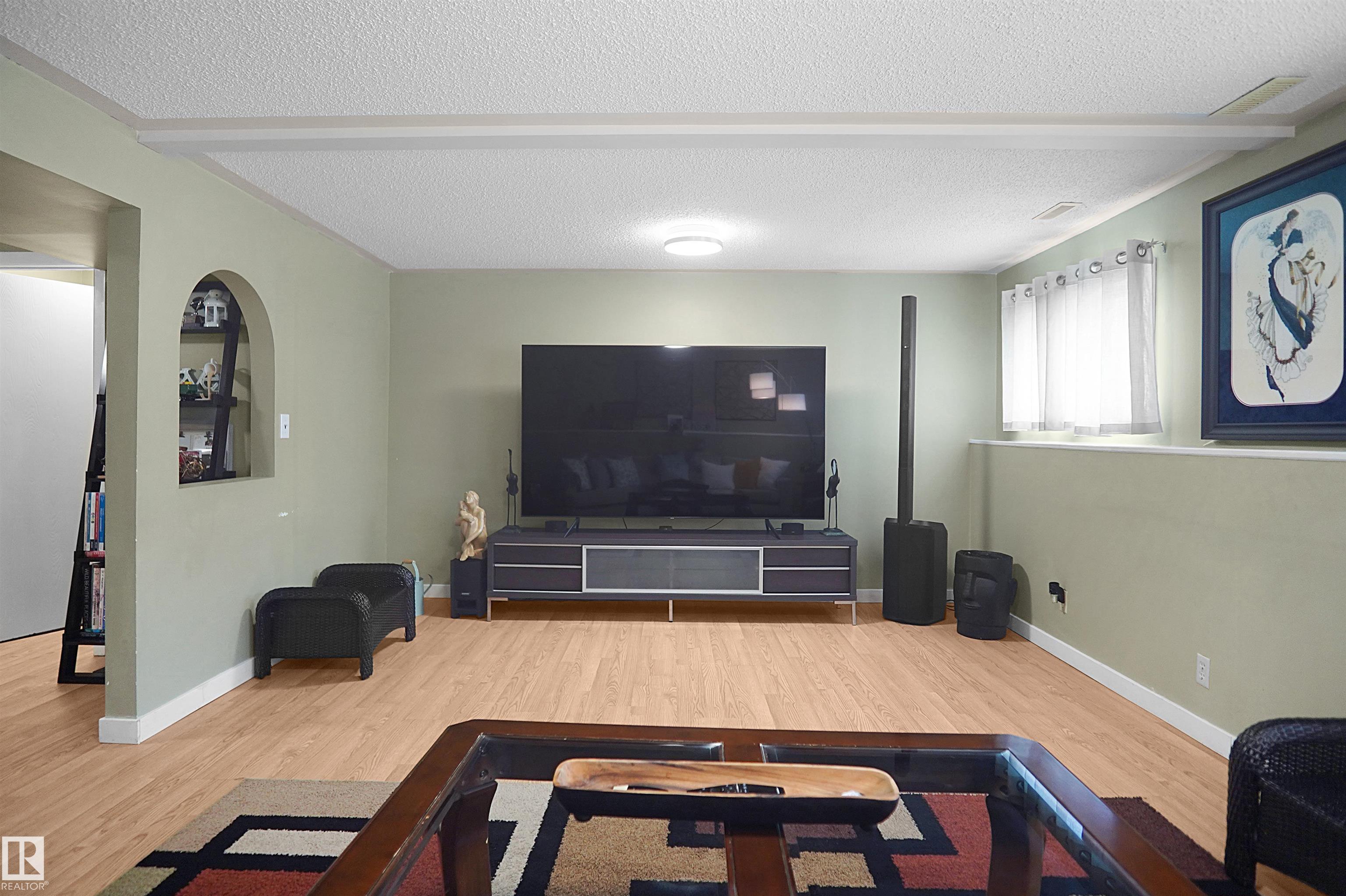 Photo 30 at 18322 71a Avenue NW, Lymburn, Edmonton