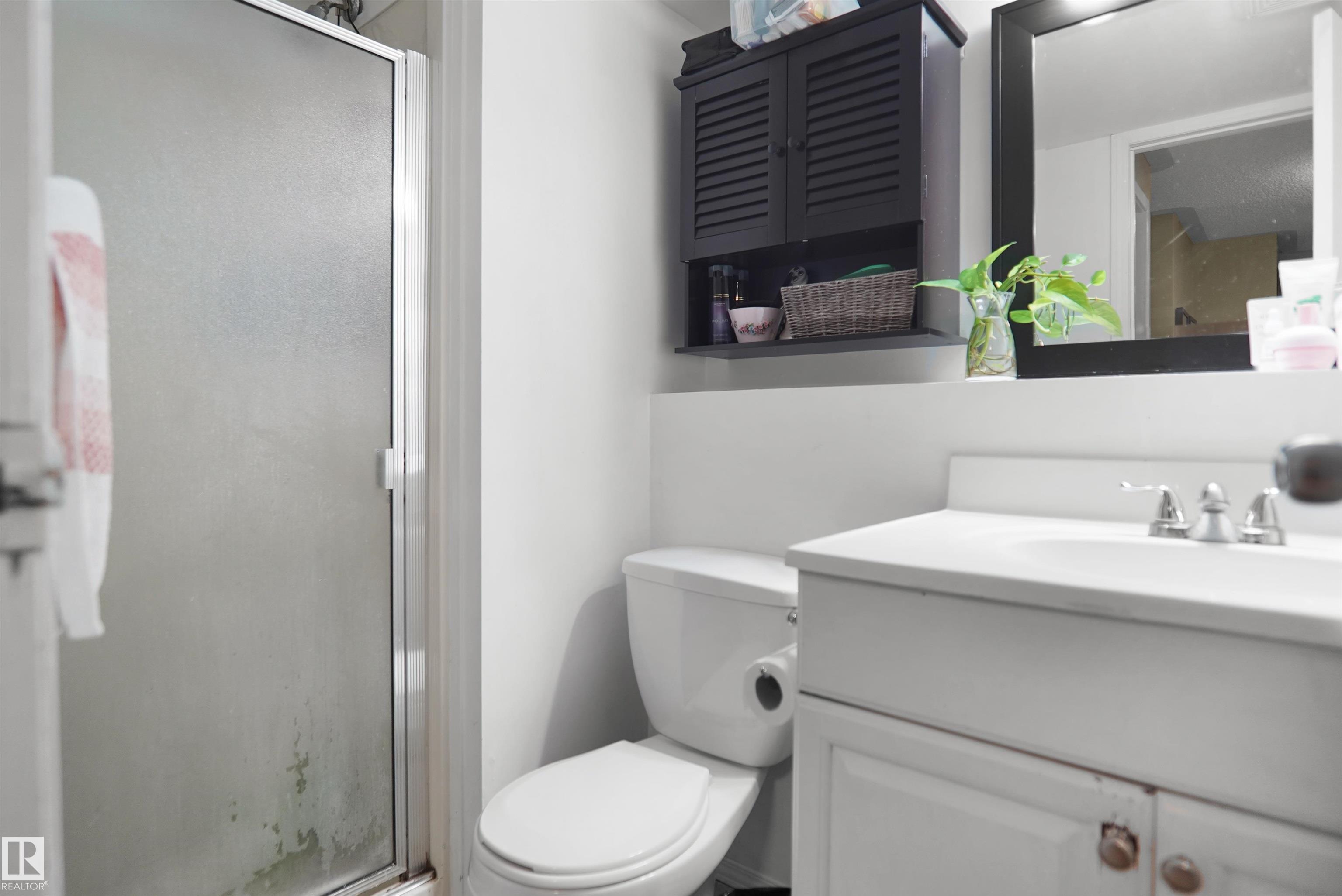 Photo 34 at 18322 71a Avenue NW, Lymburn, Edmonton