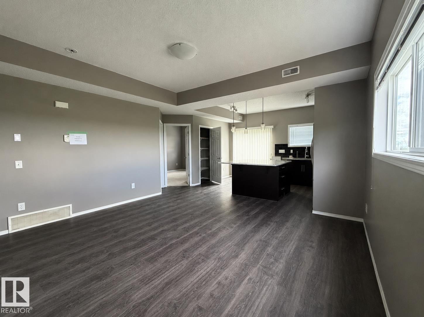 21 - 6520 2 Avenue SW, Charlesworth, Edmonton