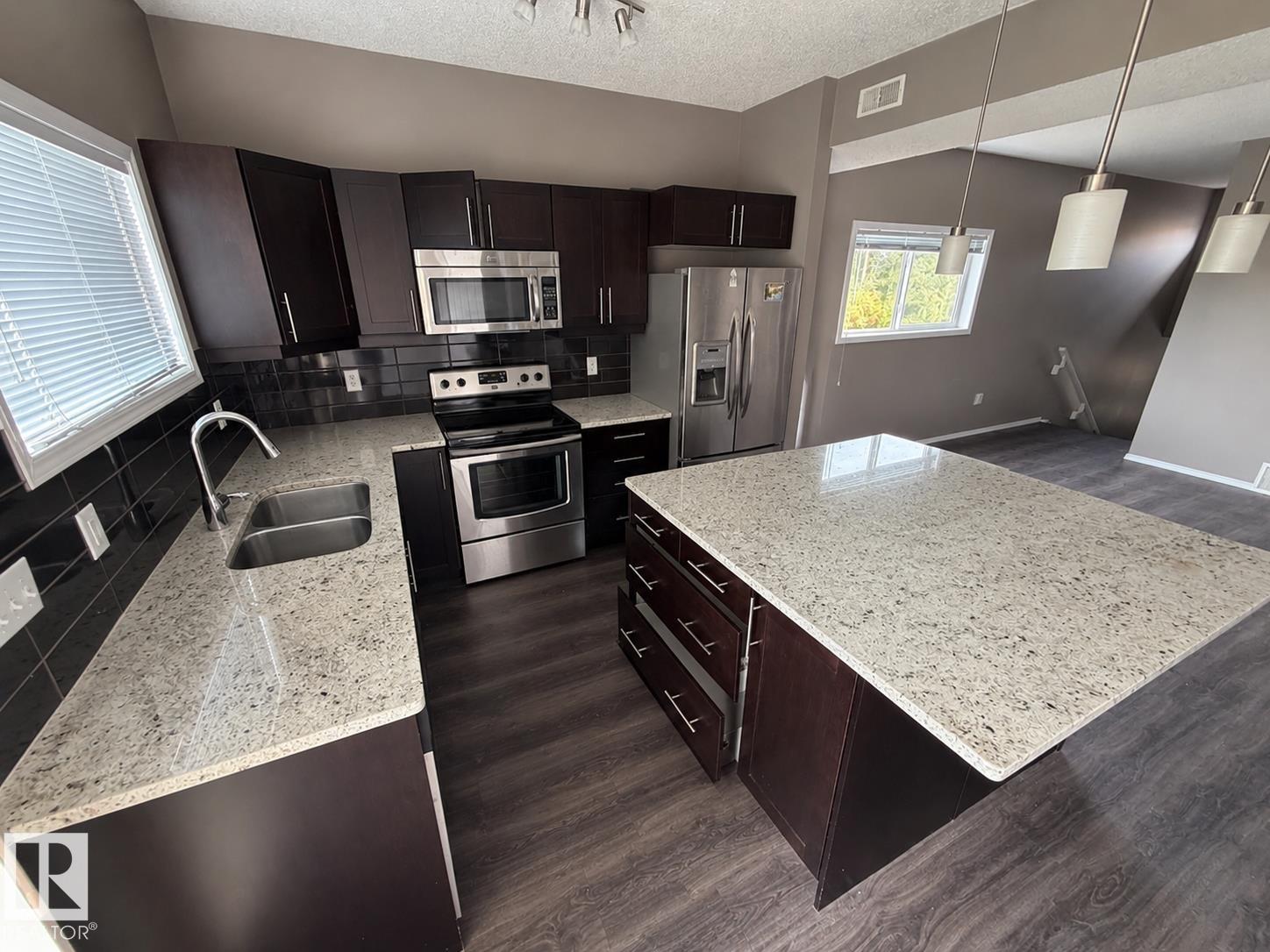21 - 6520 2 Avenue SW, Charlesworth, Edmonton