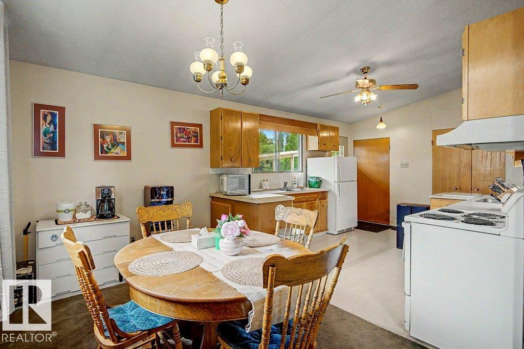 Photo 11 at 10247 63a Street NW, Fulton Place, Edmonton