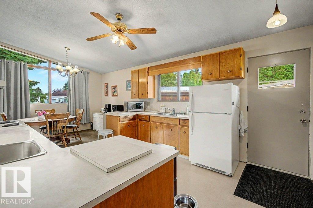 Photo 15 at 10247 63a Street NW, Fulton Place, Edmonton