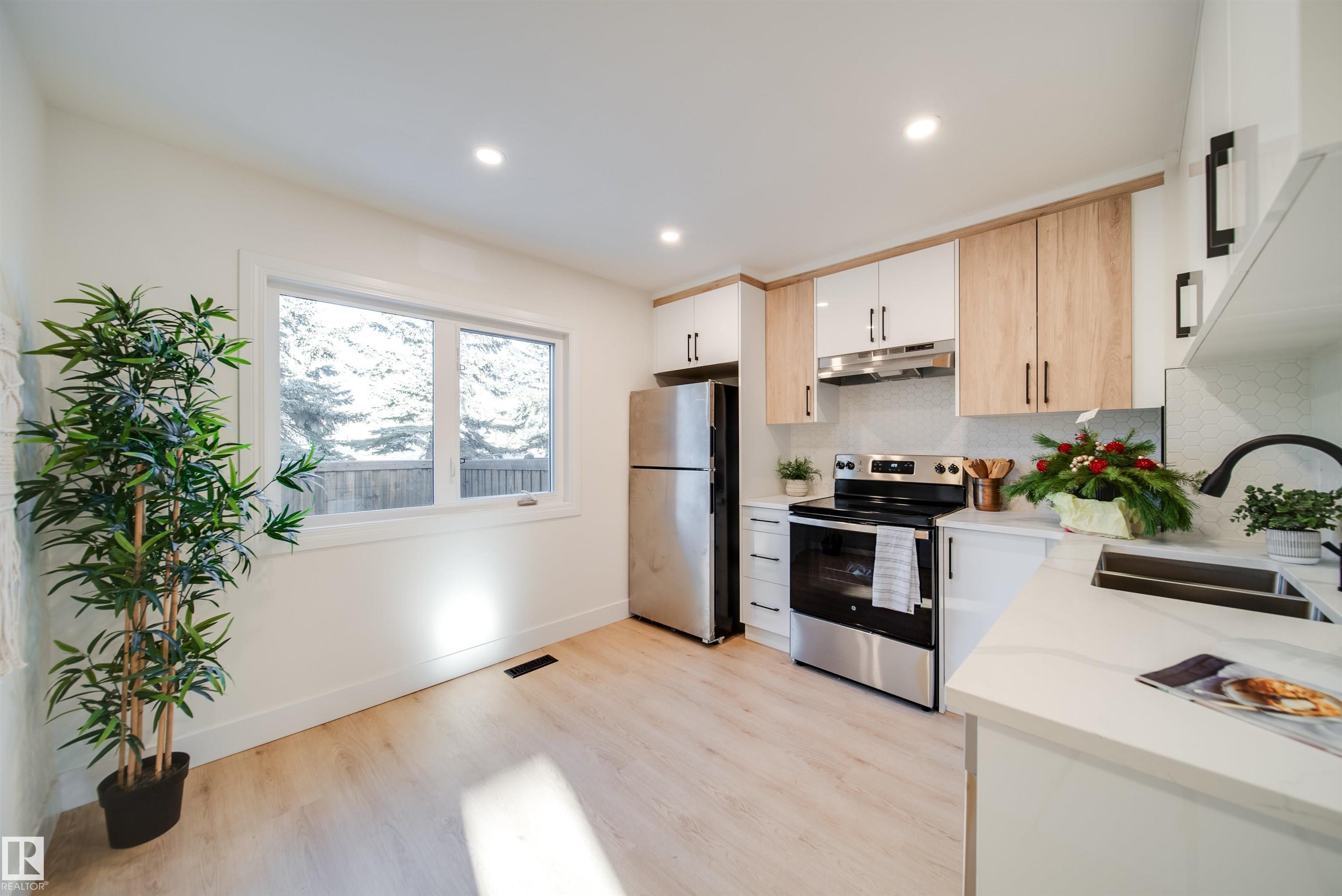 Photo 8 at 18 - 14511 52 Street NW, Casselman, Edmonton