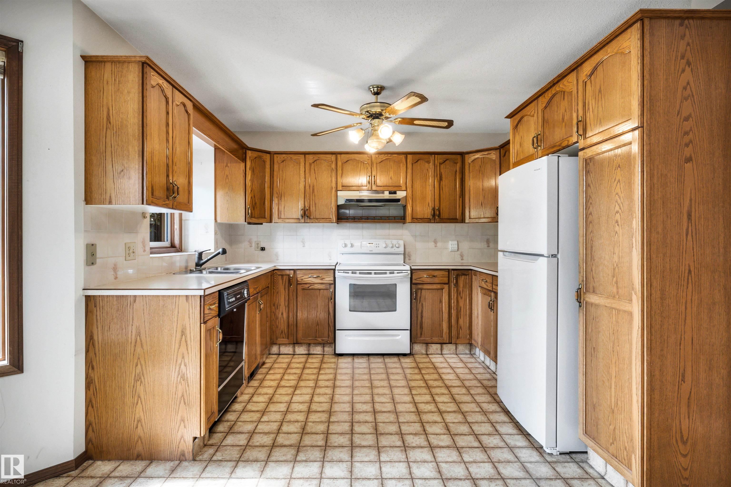 Photo 15 at 6208 187b Street NW, Ormsby Place, Edmonton