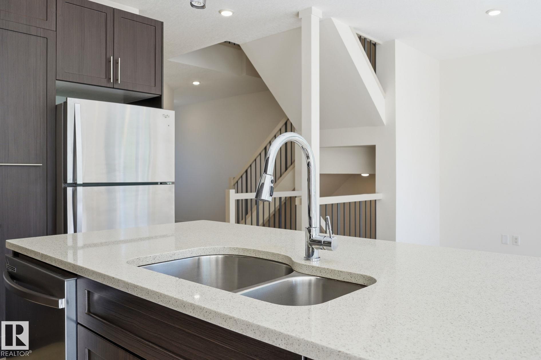 Photo 6 at 47 - 5873 Mullen Place NW, MacTaggart, Edmonton