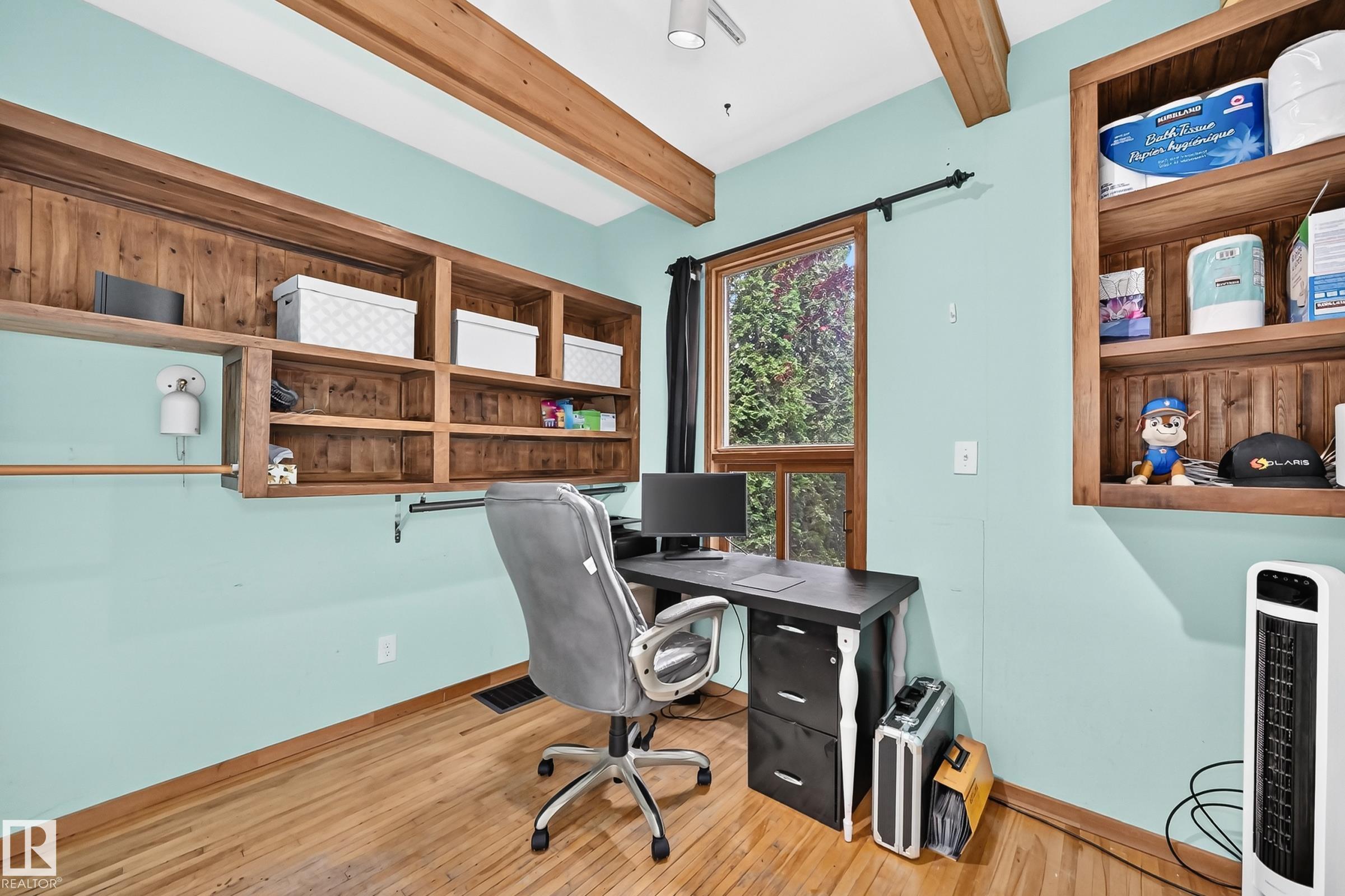 Listing photo thumbnail