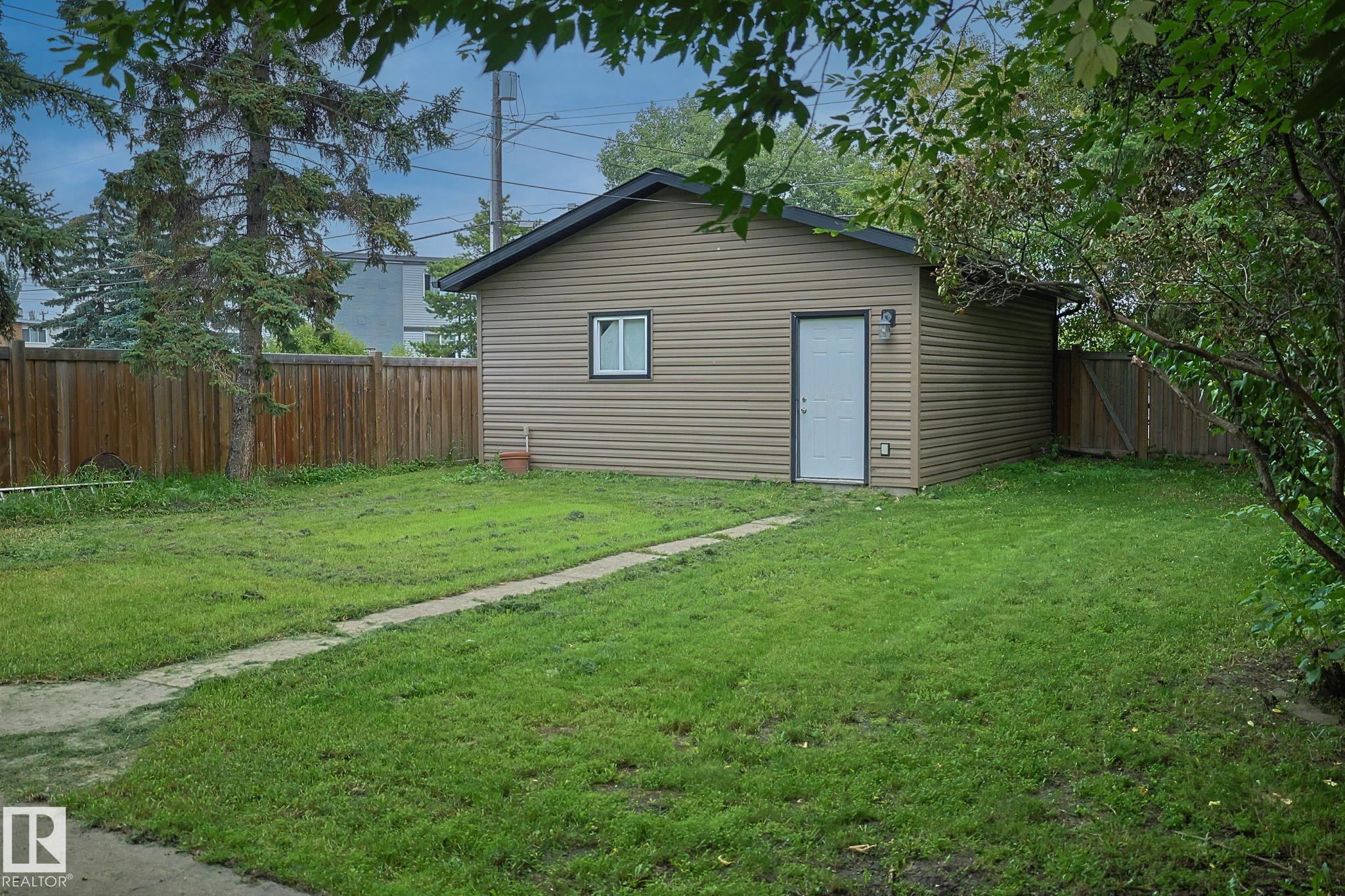 Listing photo thumbnail