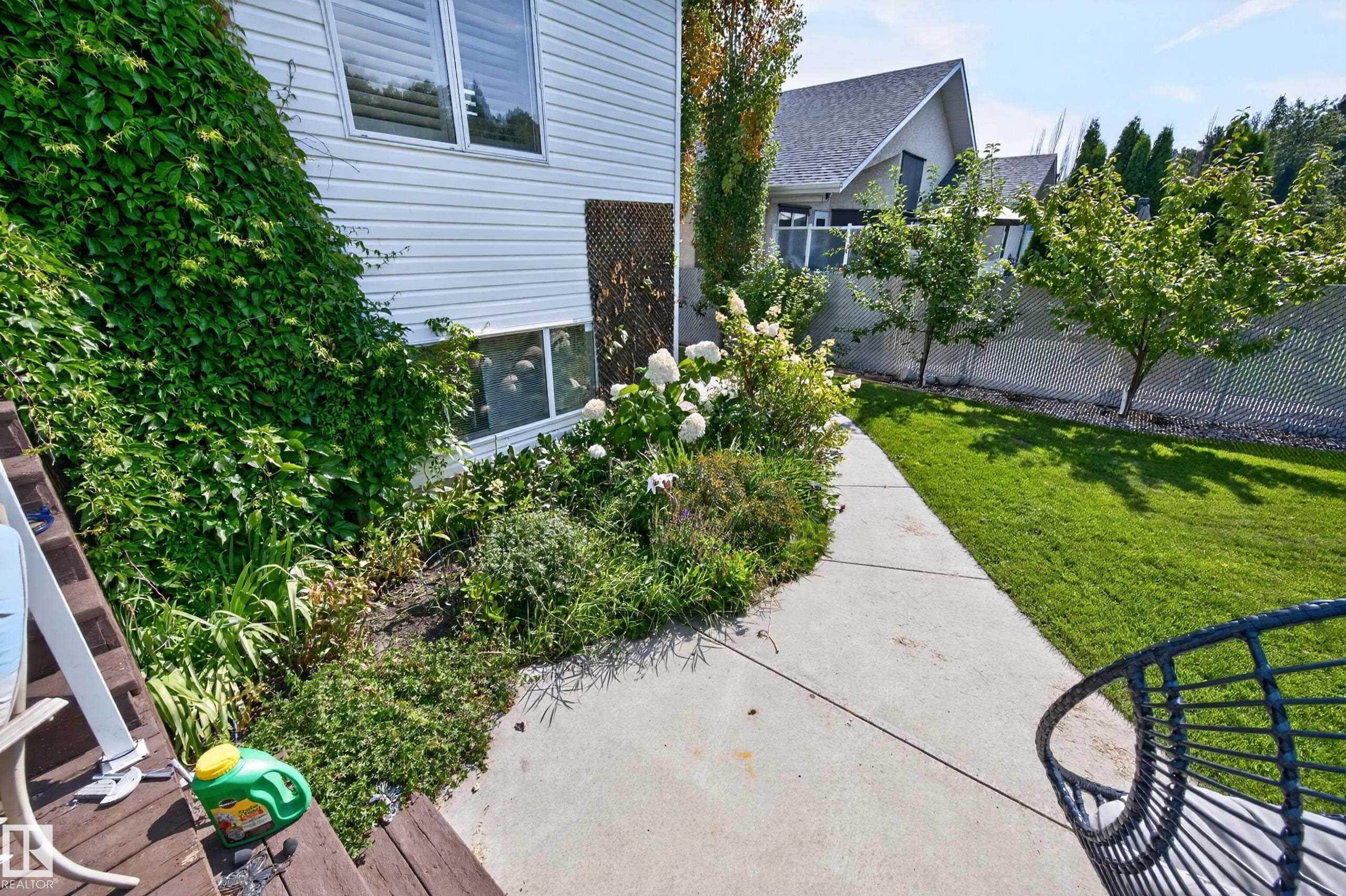 Listing photo thumbnail