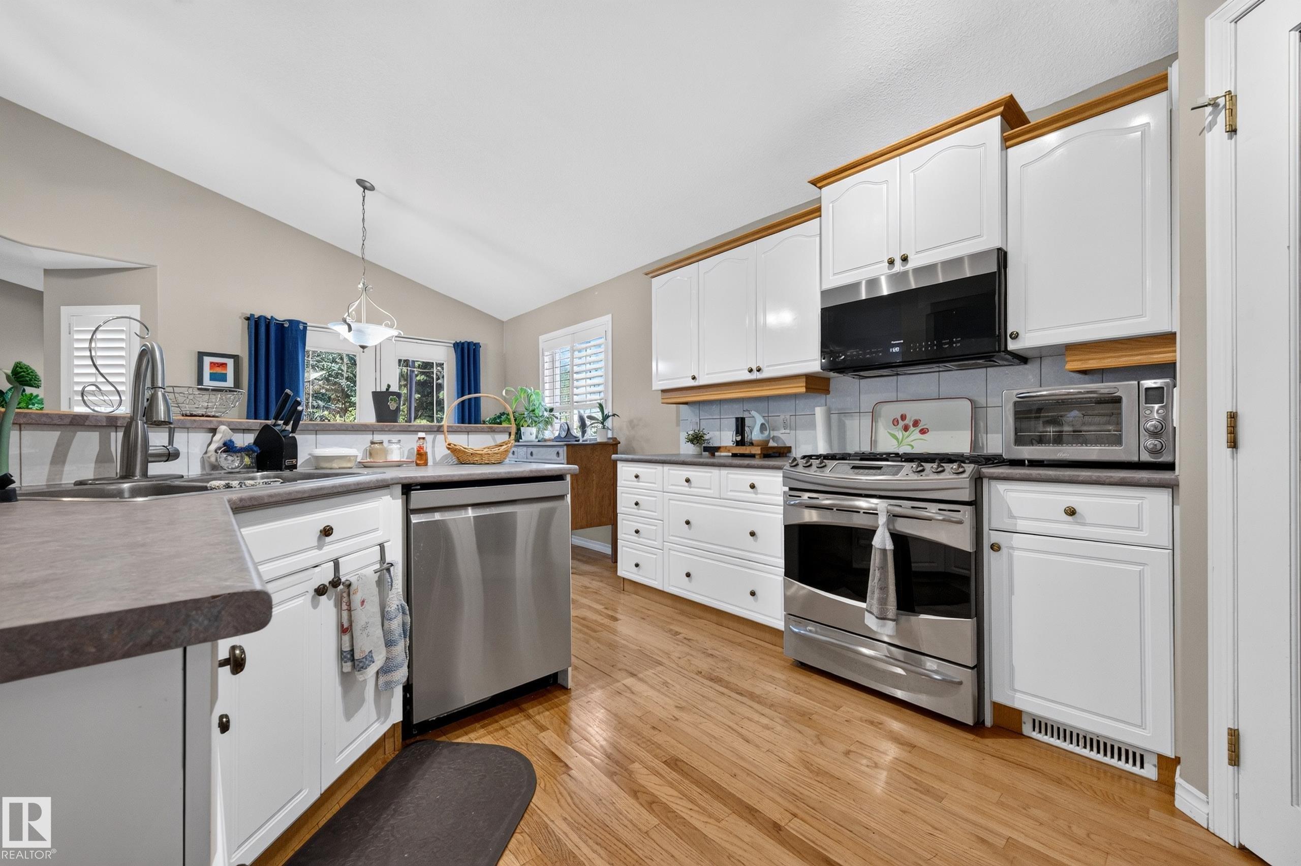 Listing photo thumbnail