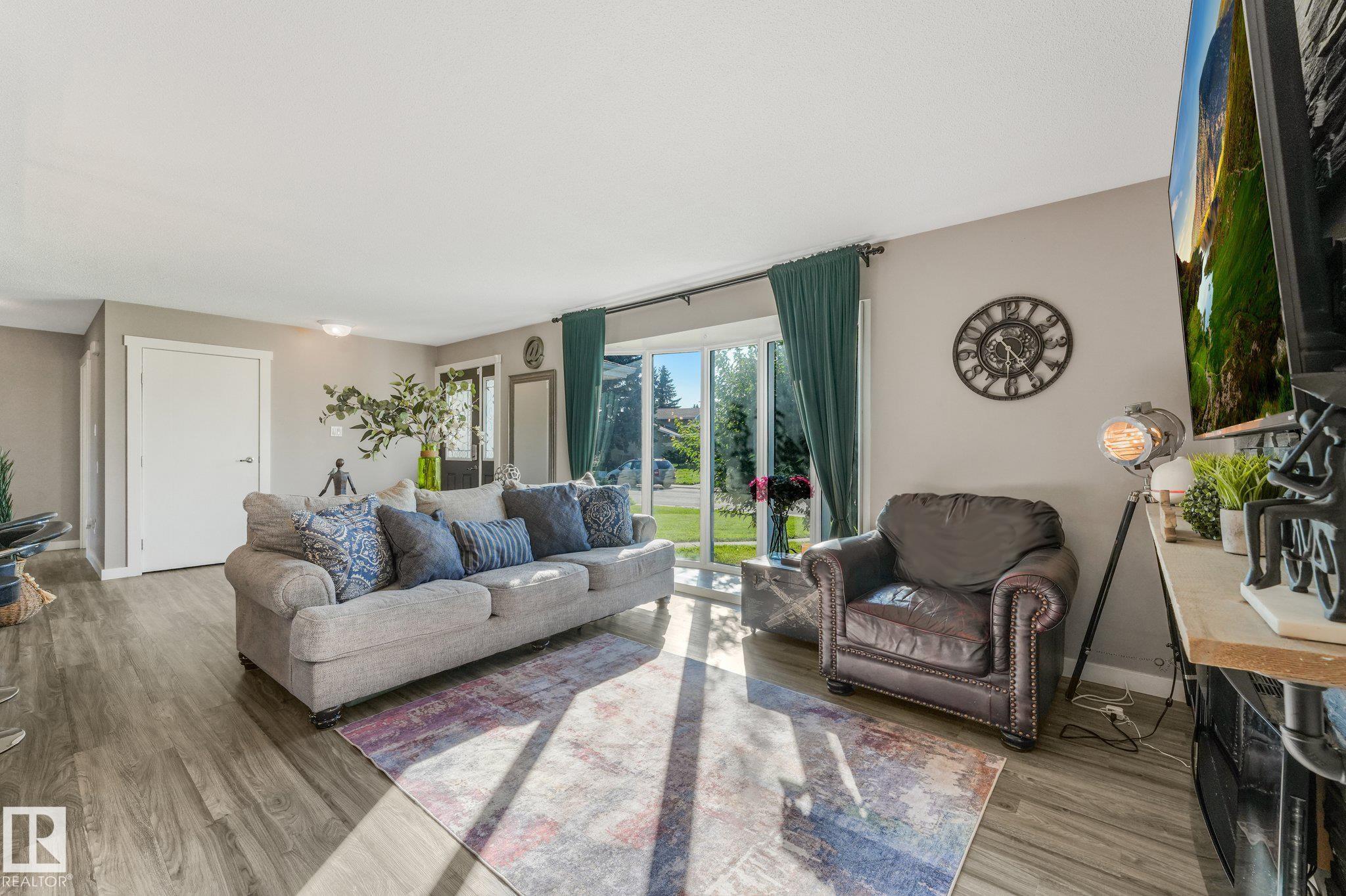 Listing photo thumbnail