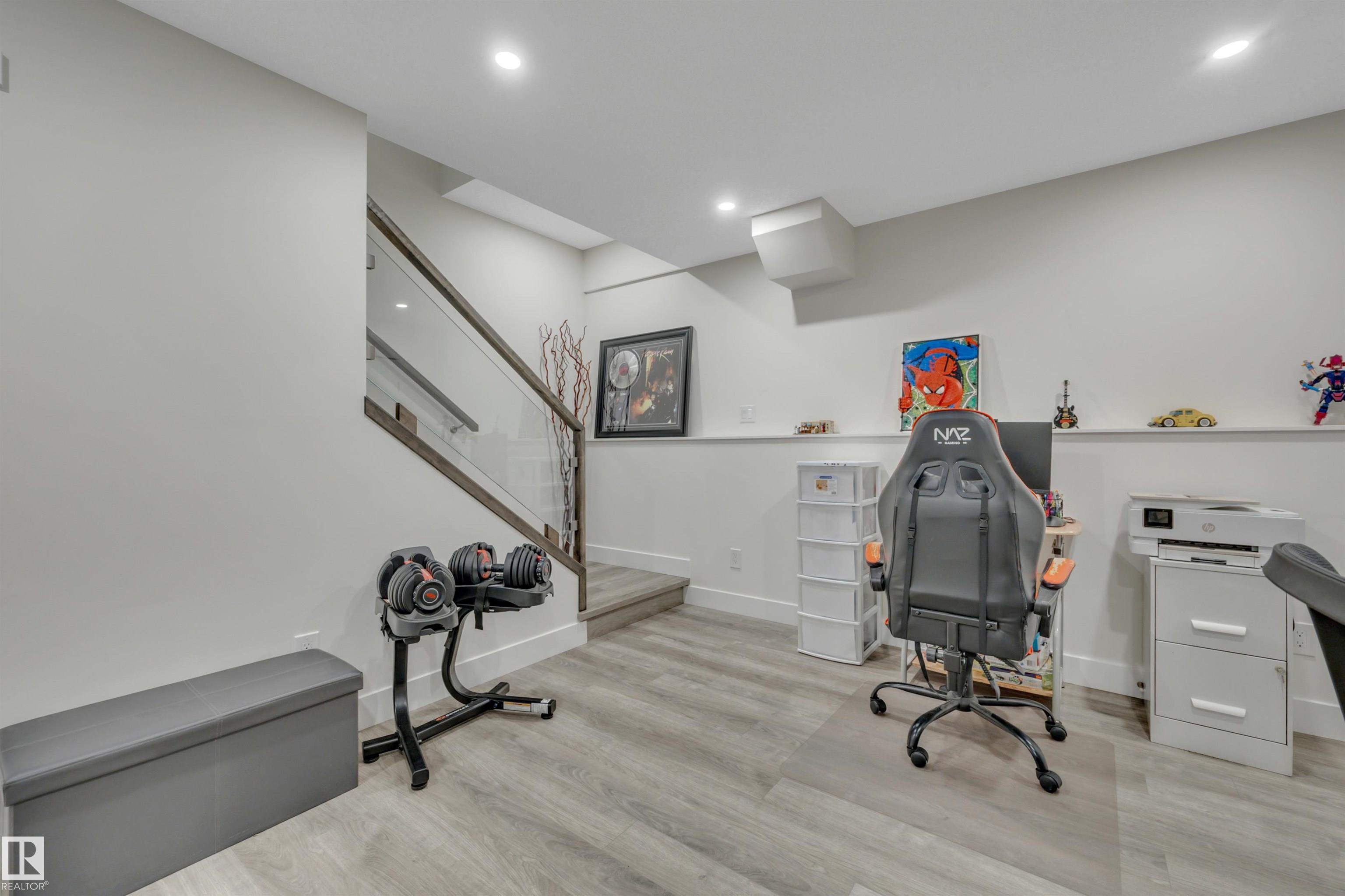 Listing photo thumbnail
