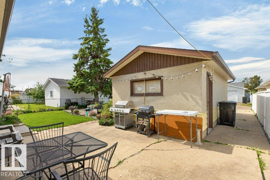 Listing photo thumbnail