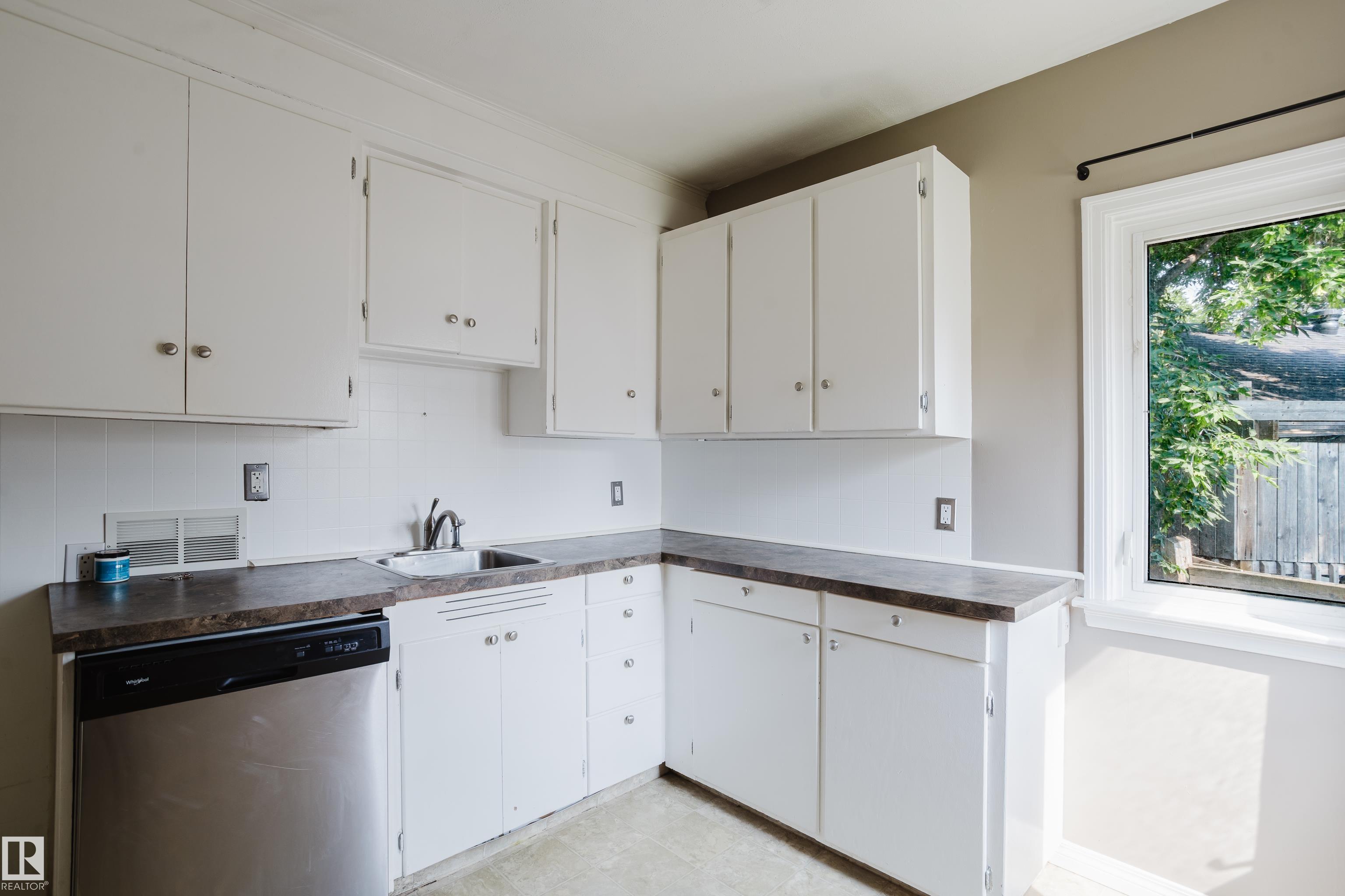 Photo 13 at 12811 117 Avenue NW, Inglewood, Edmonton