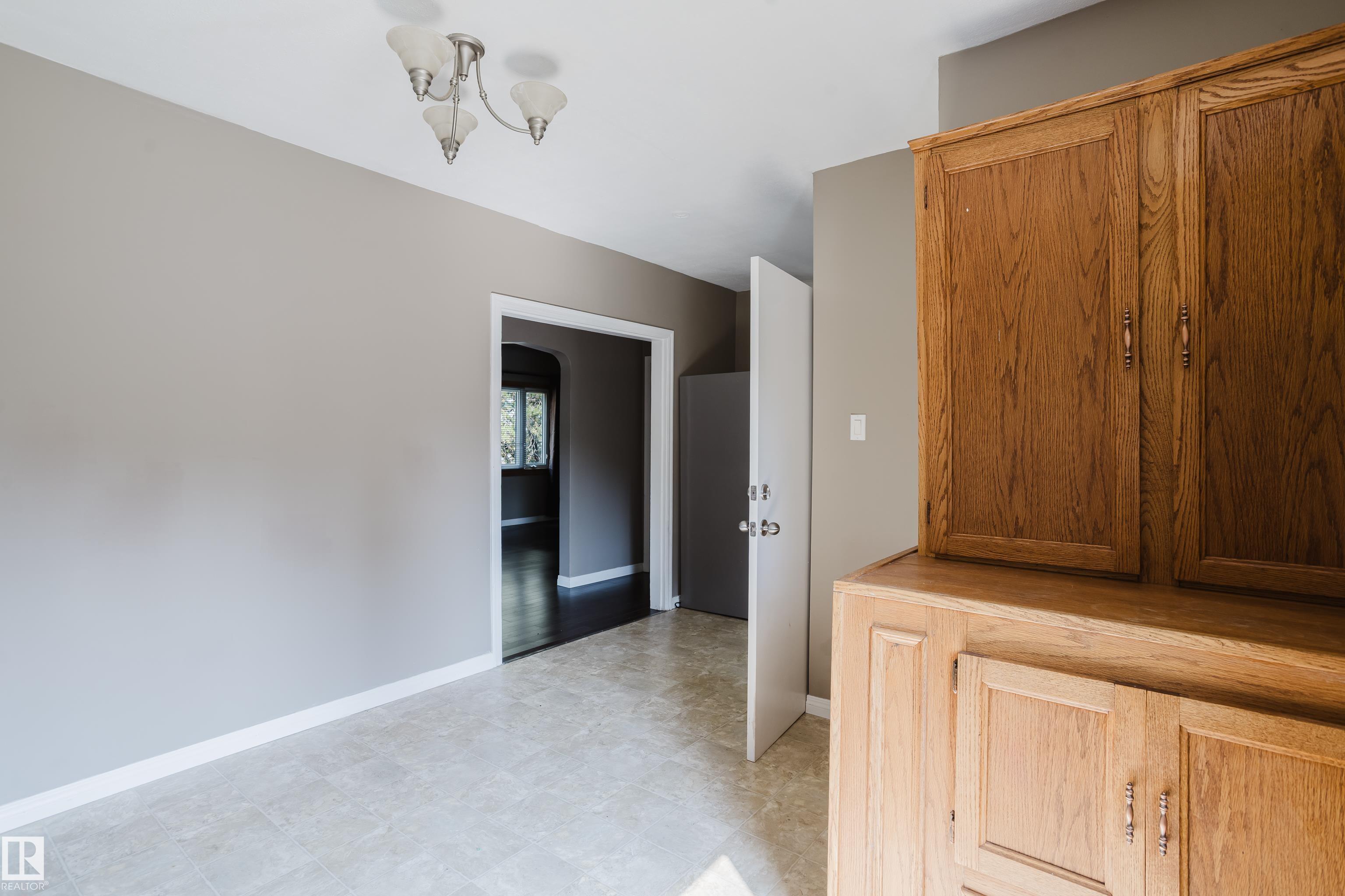 Photo 16 at 12811 117 Avenue NW, Inglewood, Edmonton