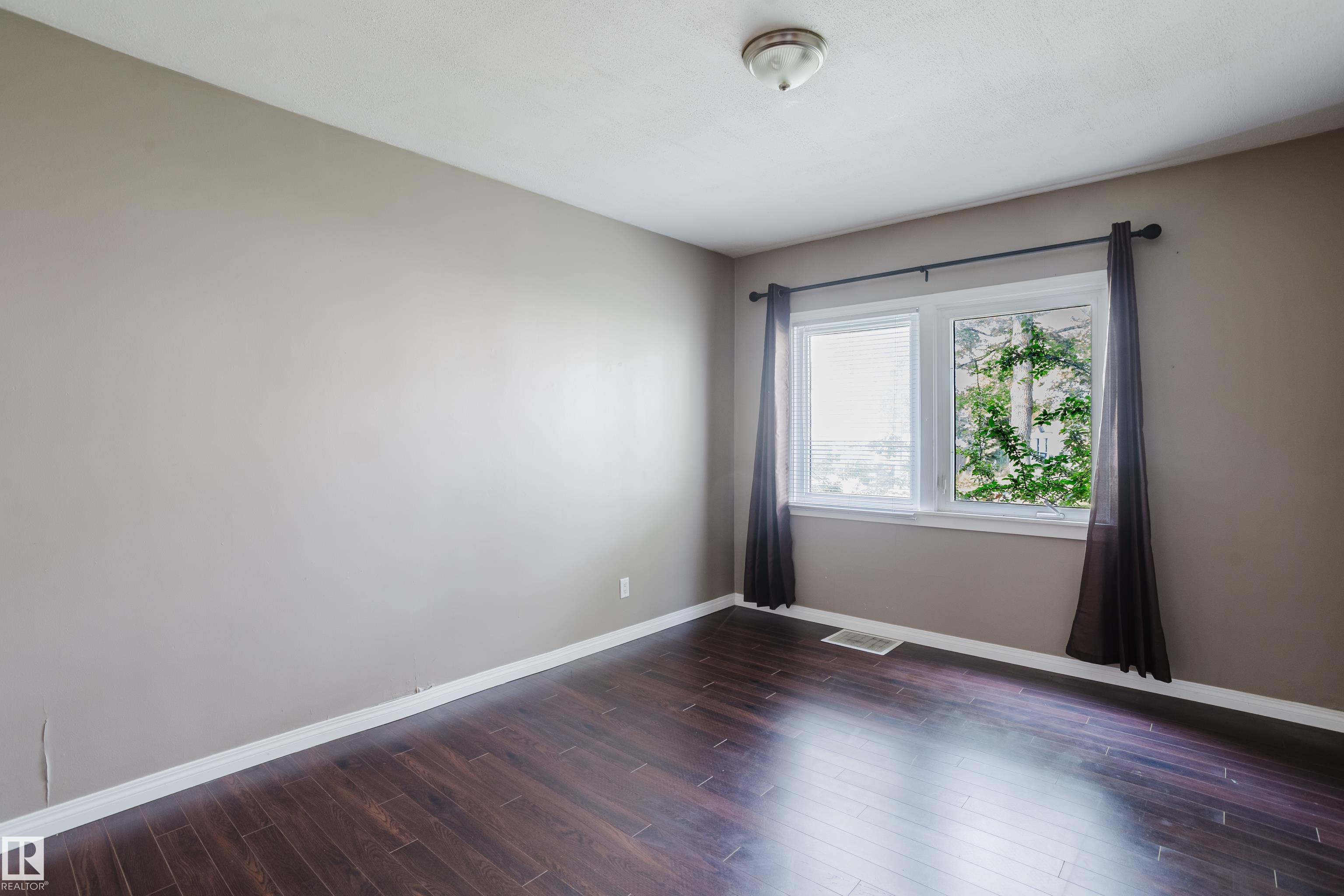 Photo 19 at 12811 117 Avenue NW, Inglewood, Edmonton