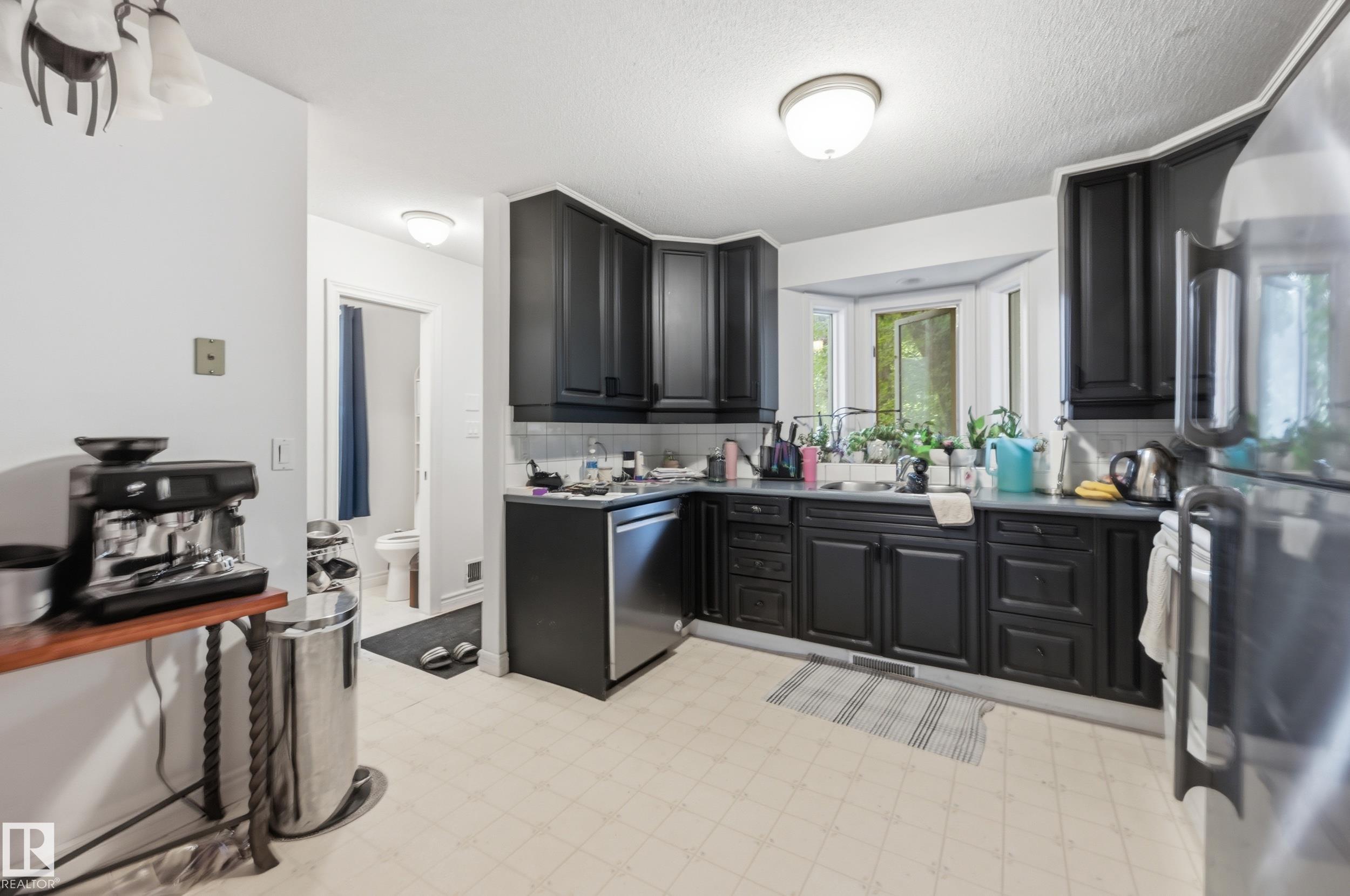 Photo 6 at 14631 Summit Drive NW, Crestwood, Edmonton