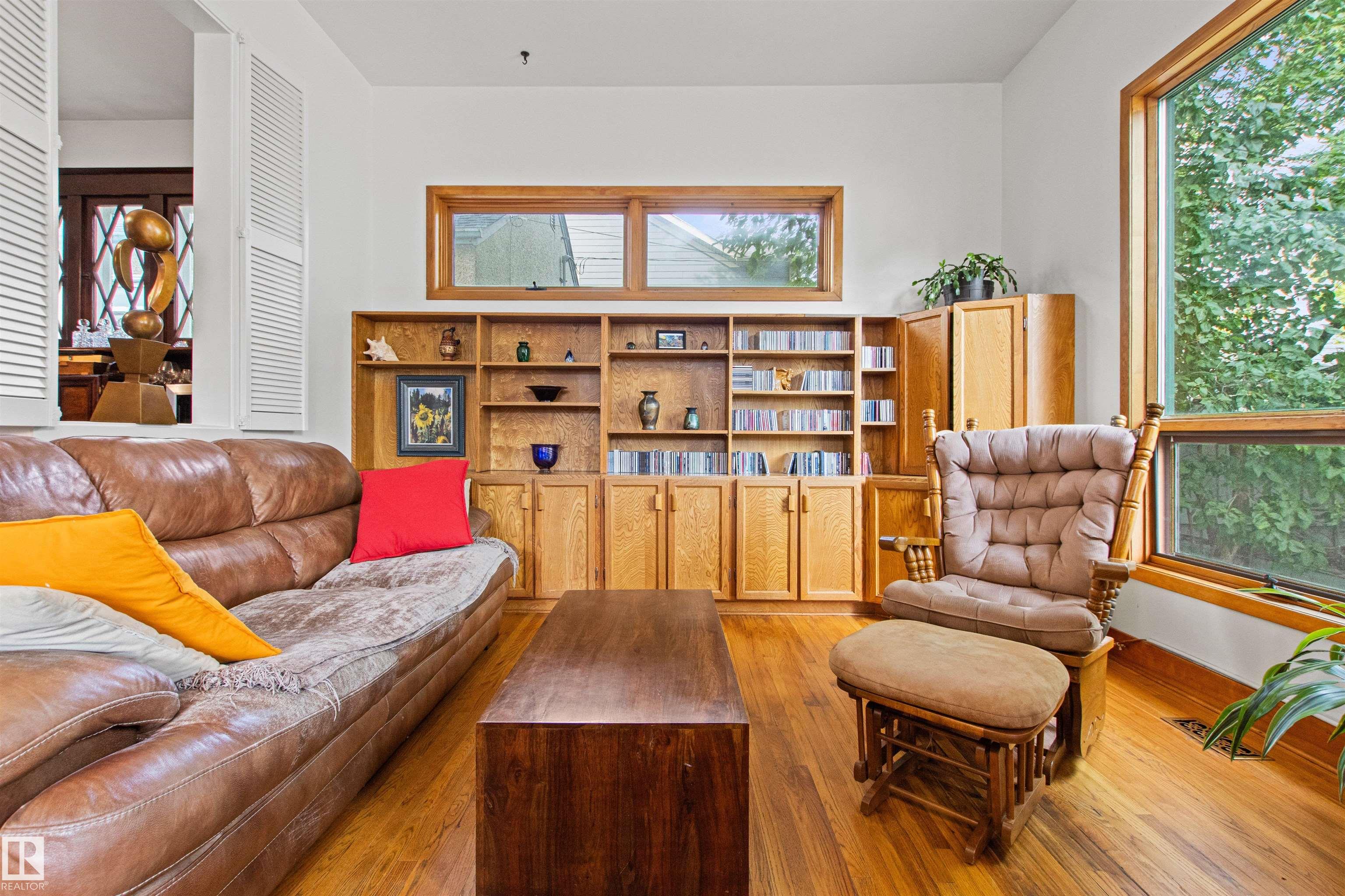 Listing photo thumbnail