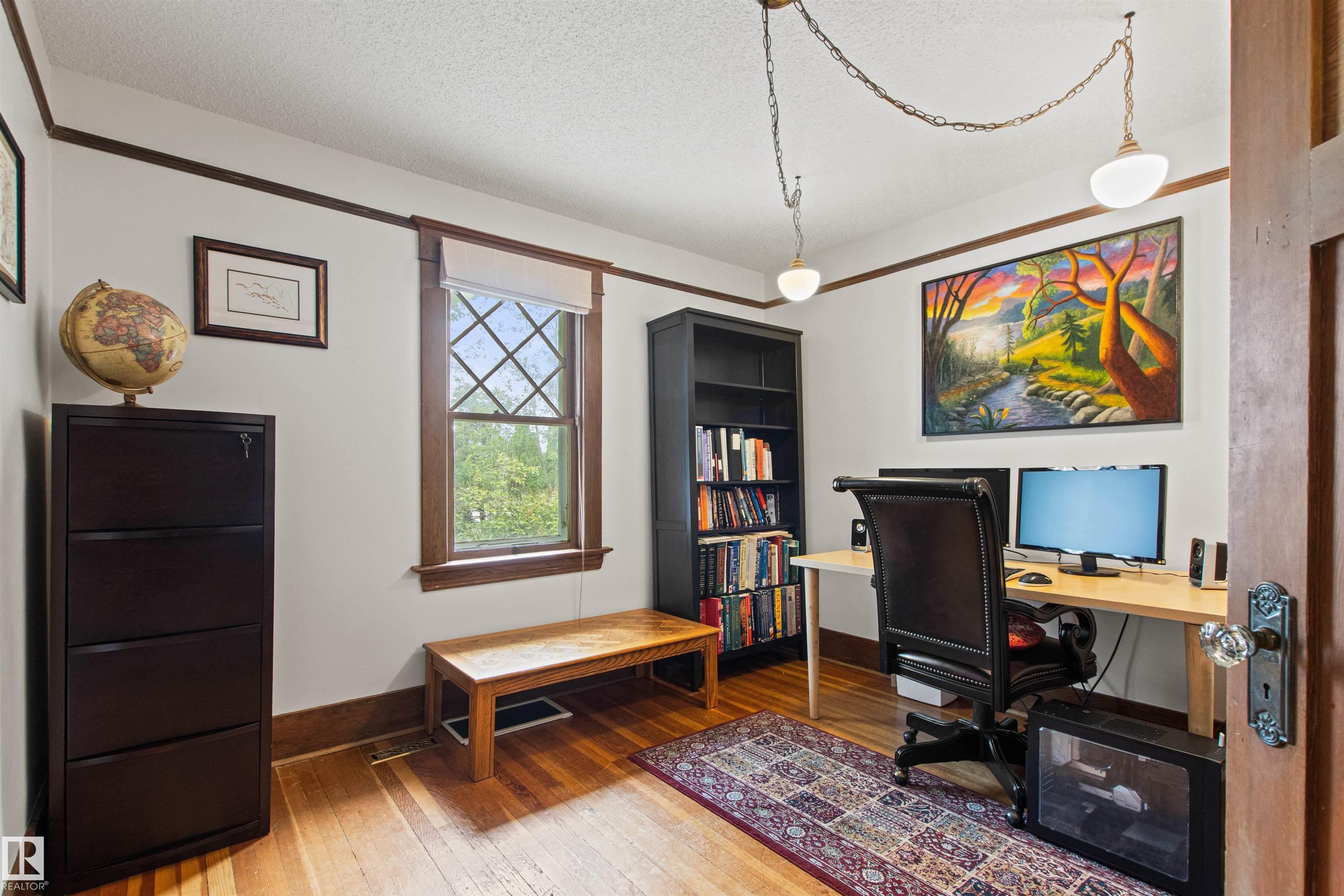Listing photo thumbnail