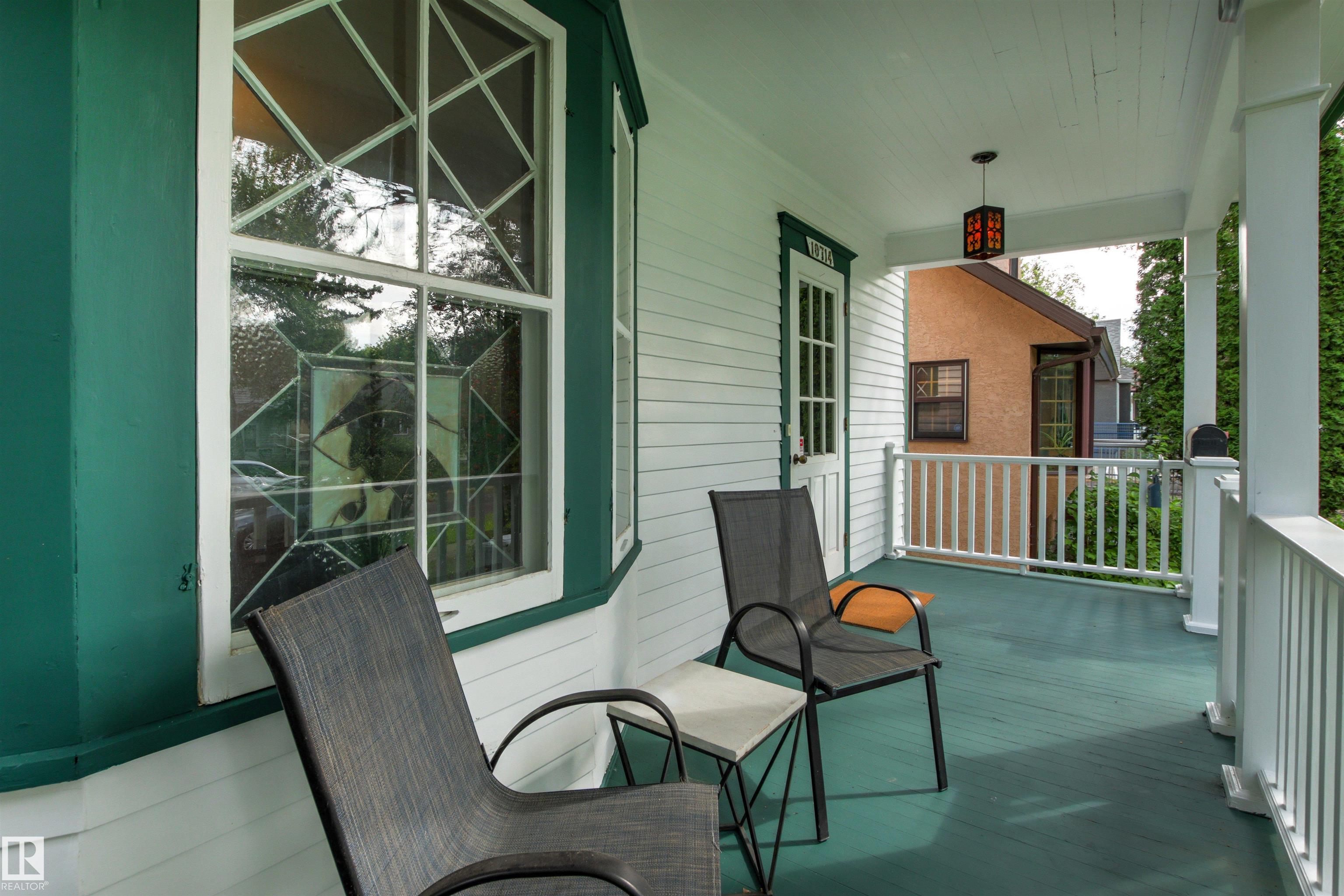 Listing photo thumbnail