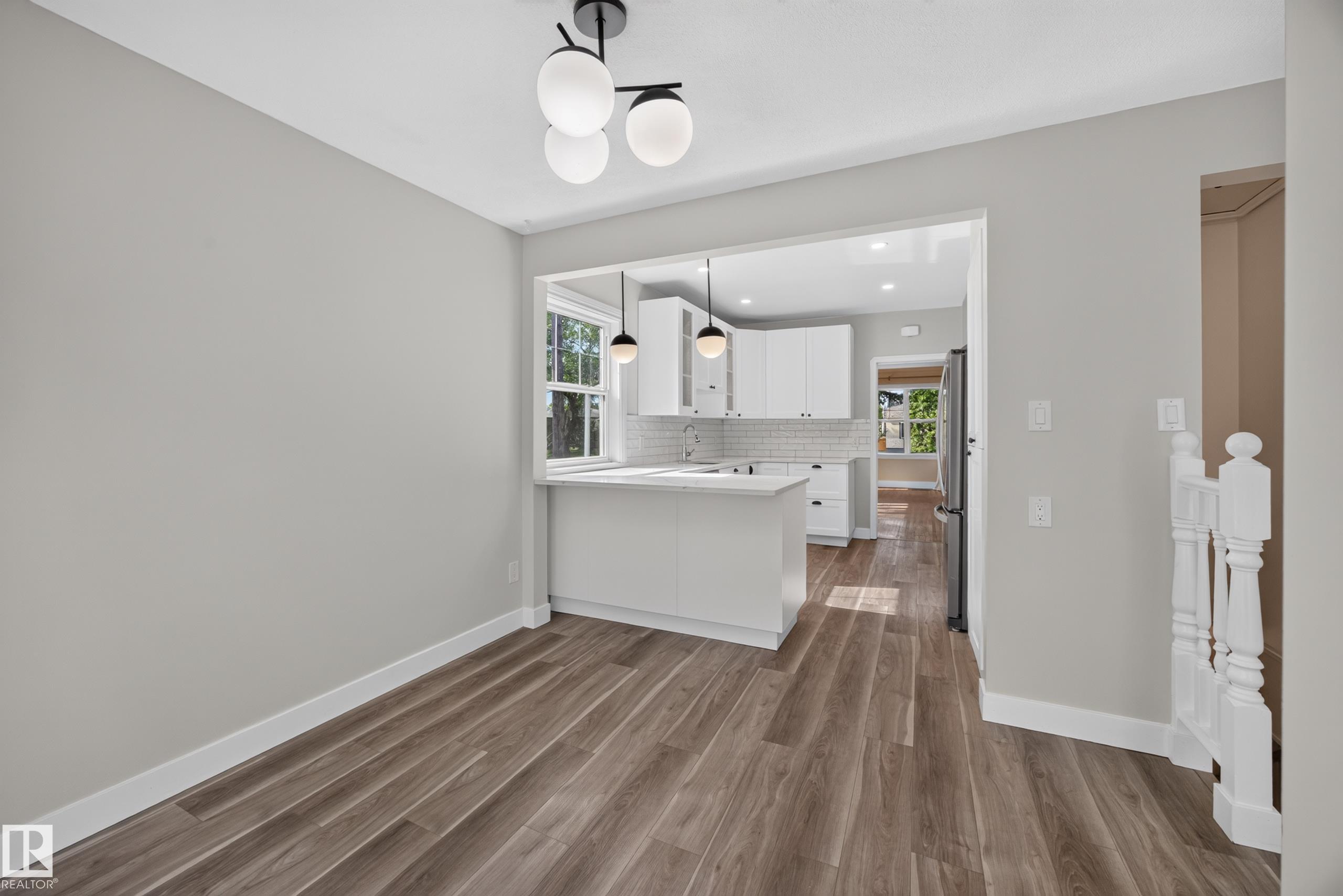 Listing photo thumbnail
