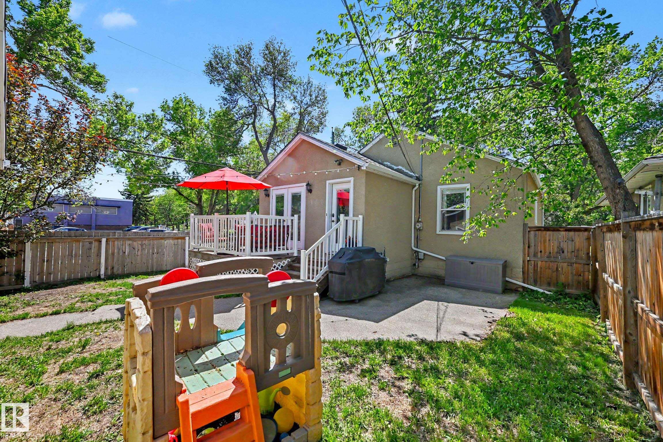 Listing photo thumbnail
