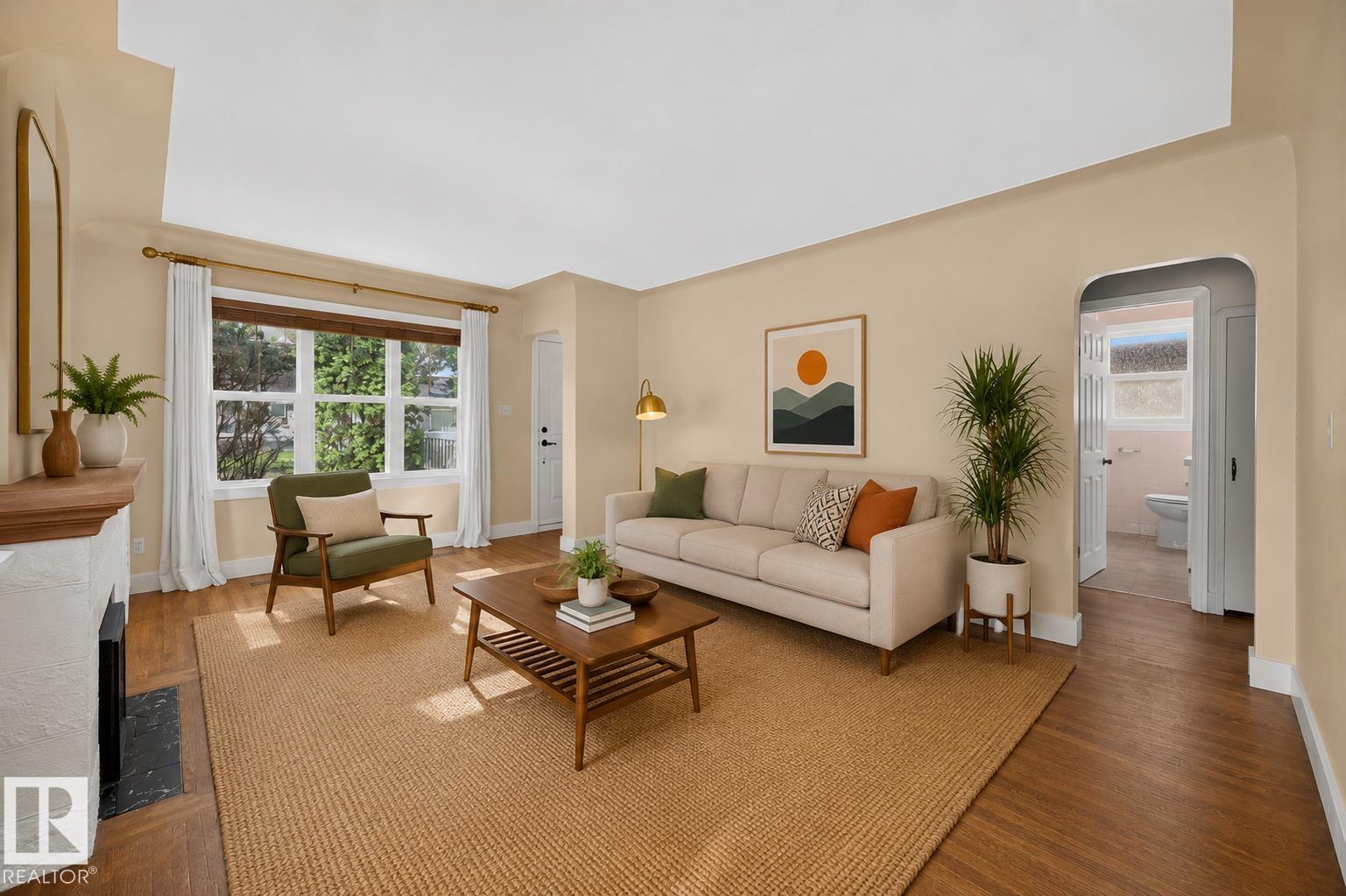 Listing photo thumbnail