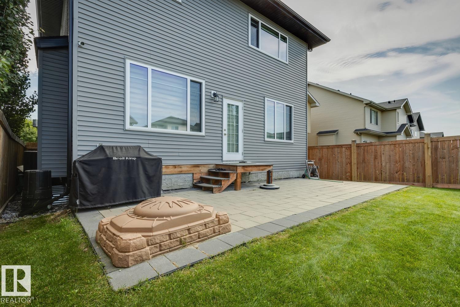 Listing photo thumbnail