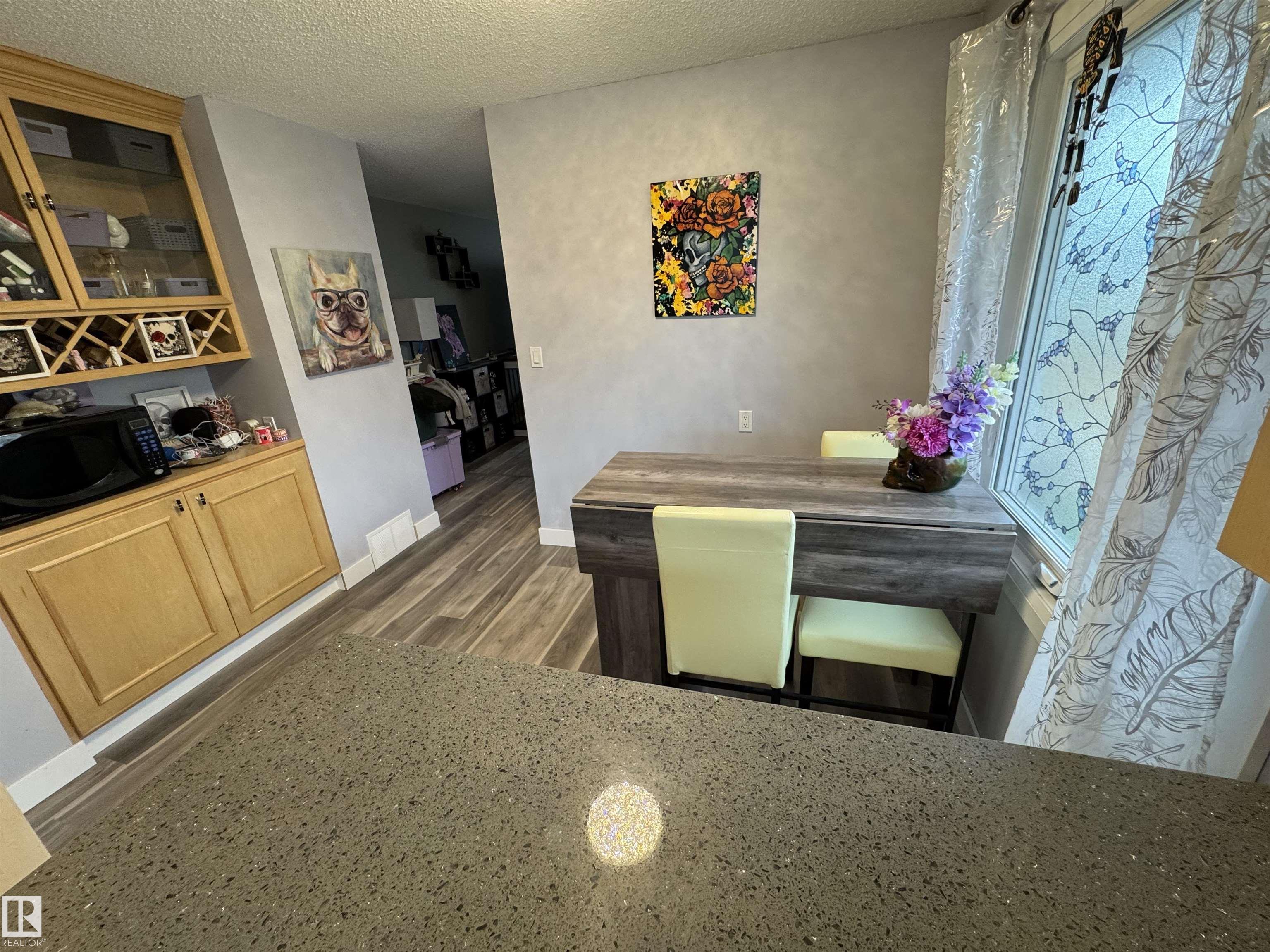 Listing photo thumbnail