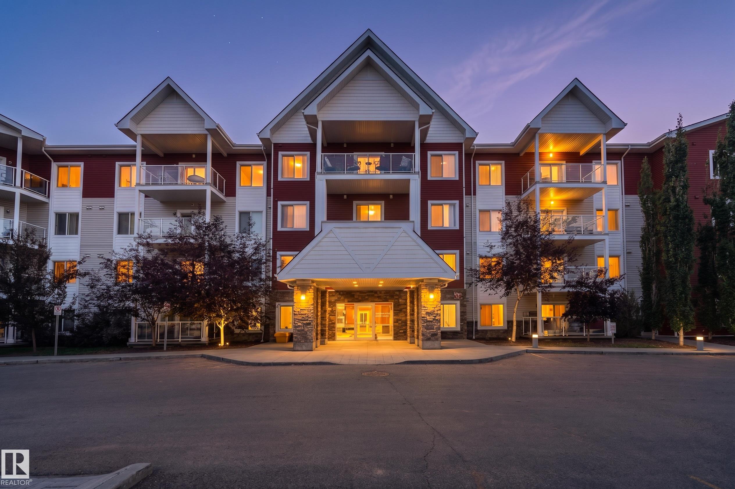 #302 2229 44 AV NW, Edmonton, AB T6T 0W6