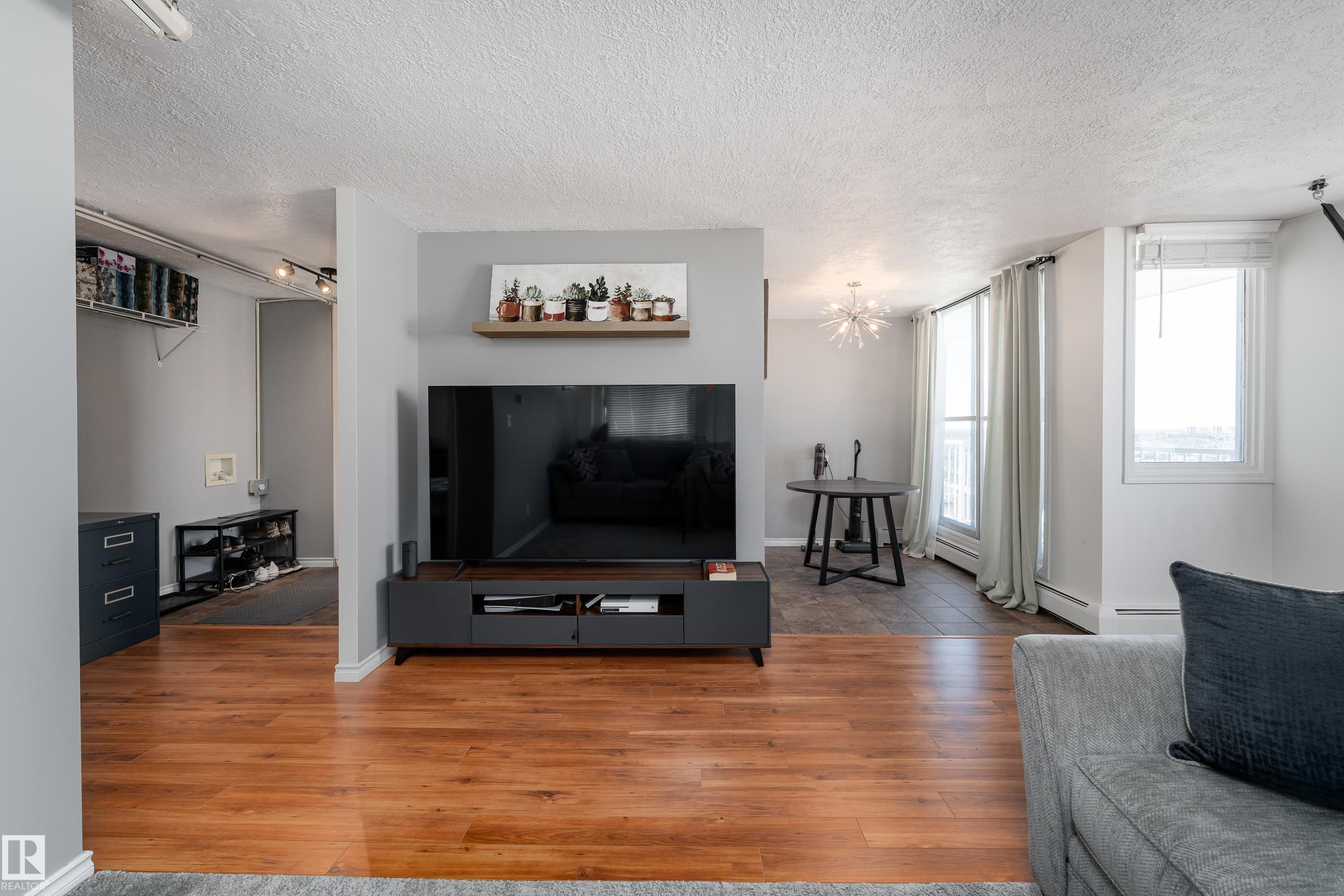 #1601 12141 JASPER AV NW, Edmonton, AB T5N 3X8