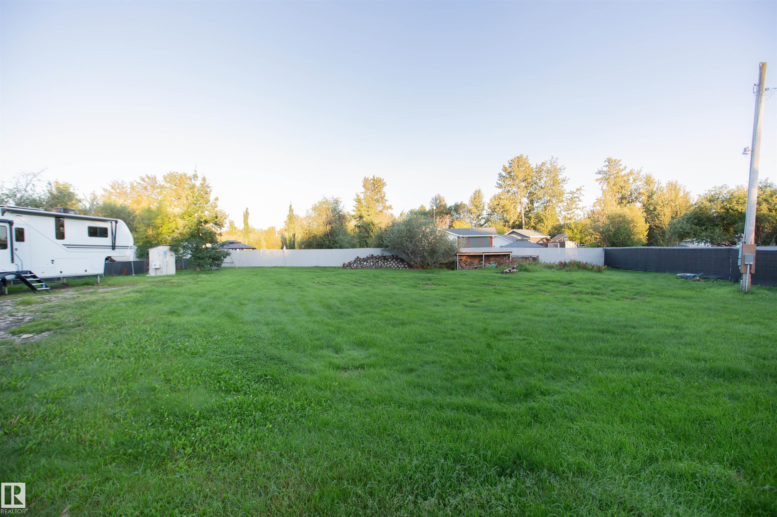 Photo 11 at 26 - 4325 Lakeshore Road, Ascot Beach, Rural Parkland County