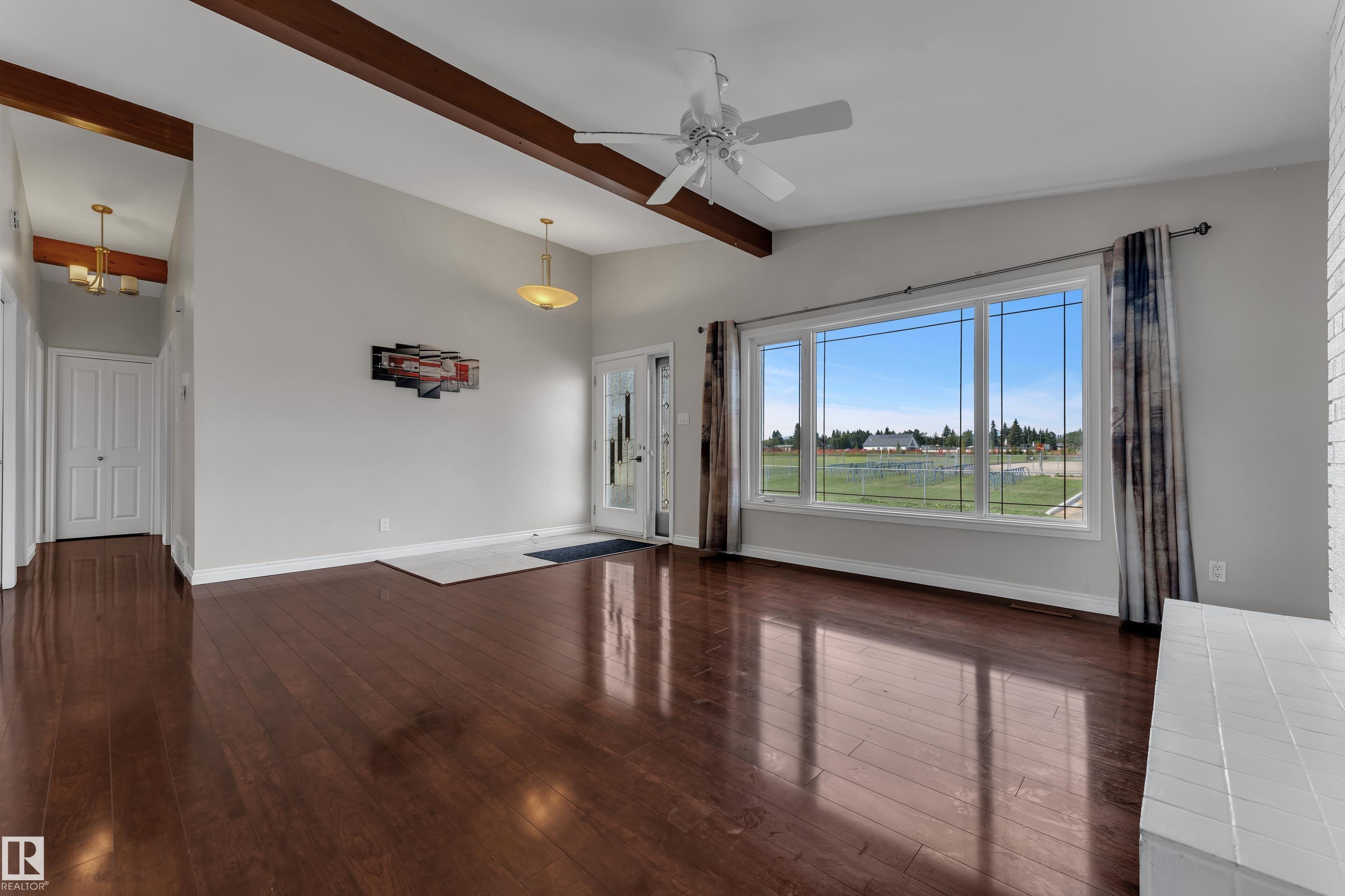 Listing photo thumbnail