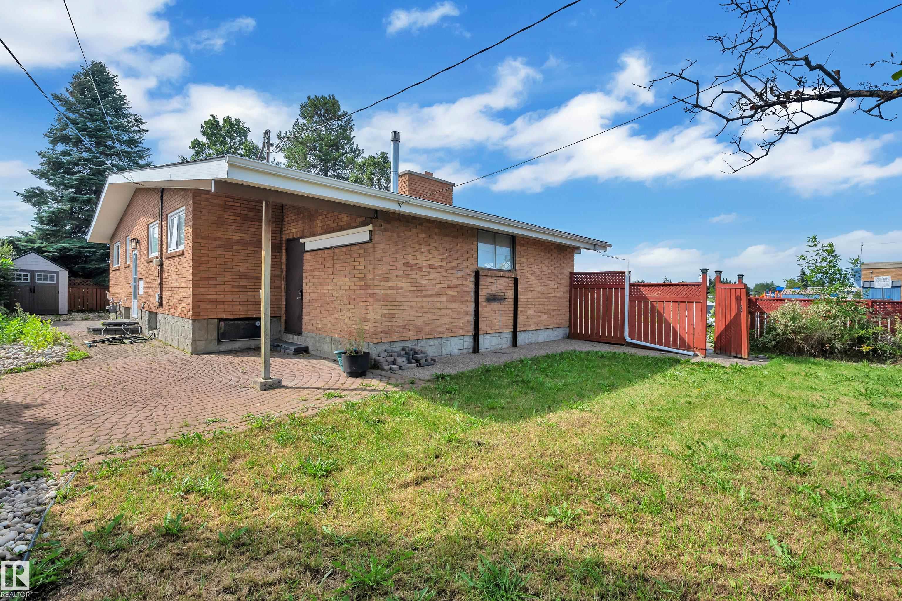 Listing photo thumbnail